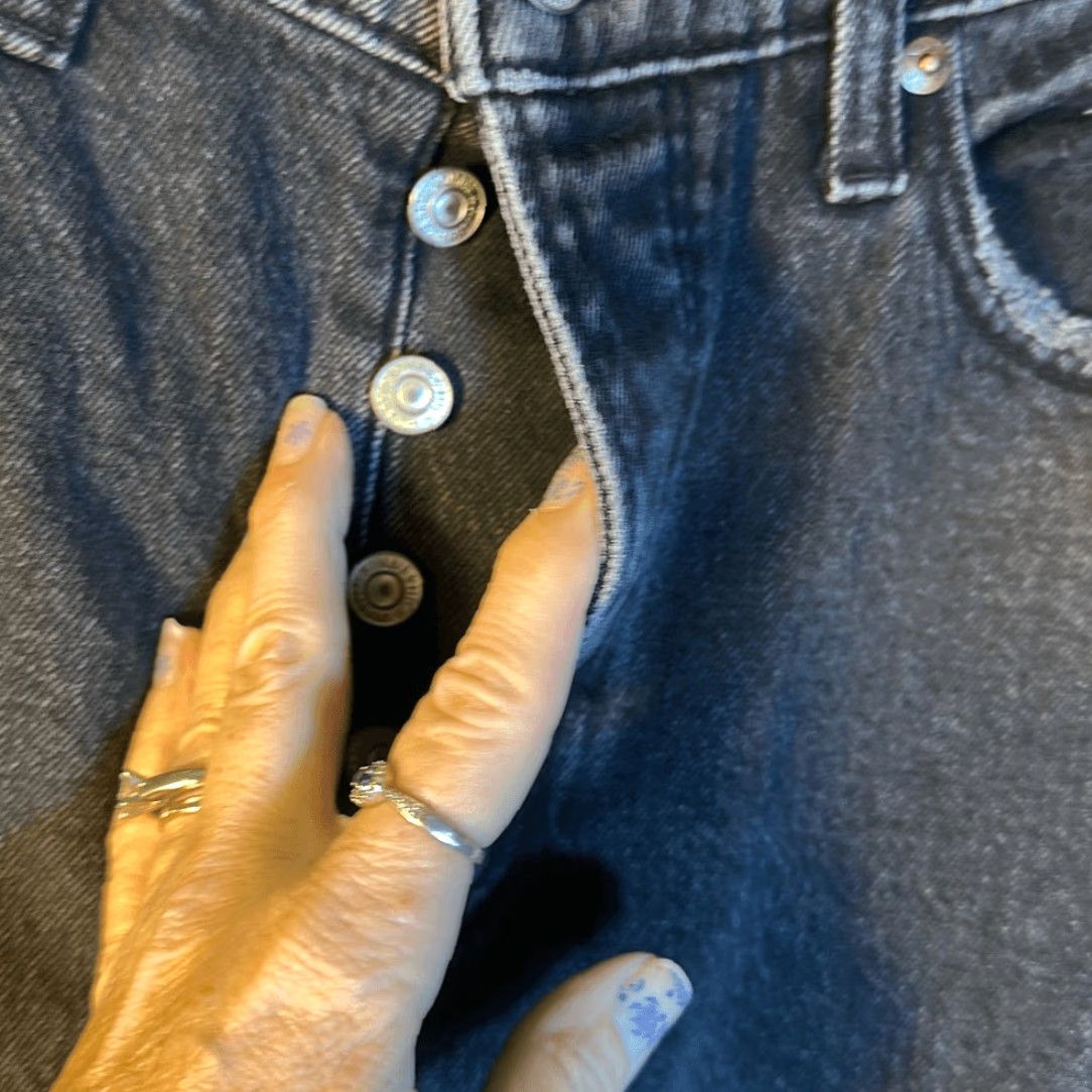 Abercrombie & Fitch Abercrombie & Fitch Jeans Womens 27 The Dad High Rise Black Denim Buttonfly Size 27" / US 4 / IT 40 - 7 Thumbnail