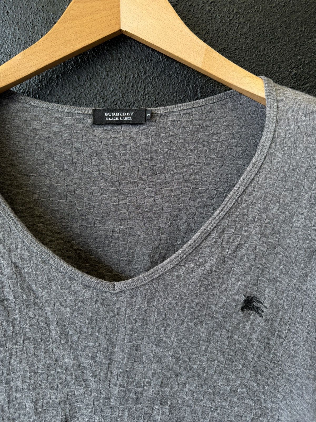 Burberry VINTAGE Burberry Black Label V-Neck Long Sleeve T-Shirt Size US L / EU 52-54 / 3 - 3 Thumbnail