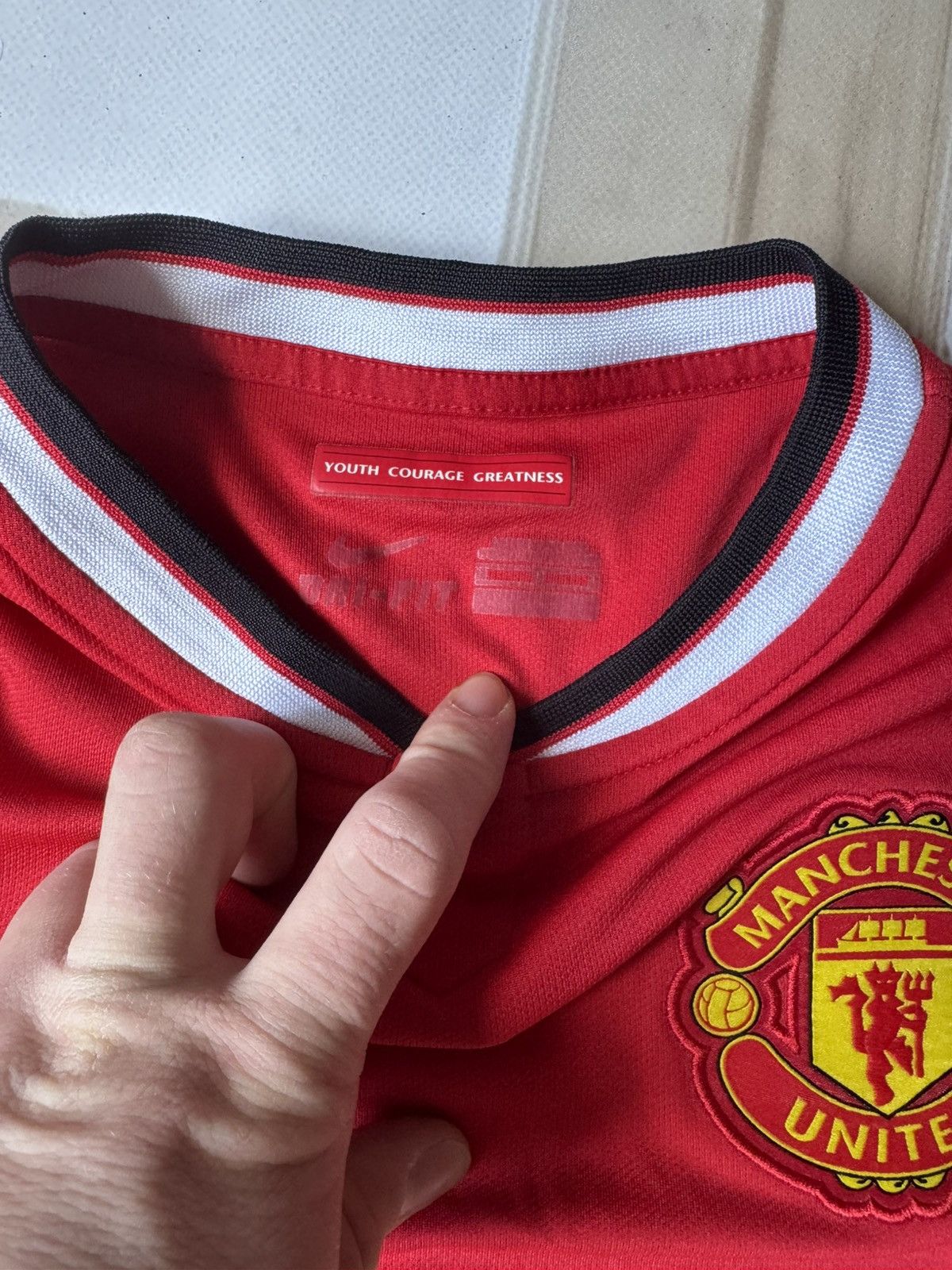 Nike Vintage Nike Manchester United 2014/15 Home Jersey - Size US M / EU 48-50 / 2 - 5 Thumbnail