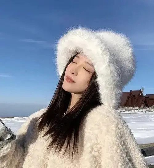 Other Fluffy Faux Fur Bucket Hats Size ONE SIZE - 1 Thumbnail