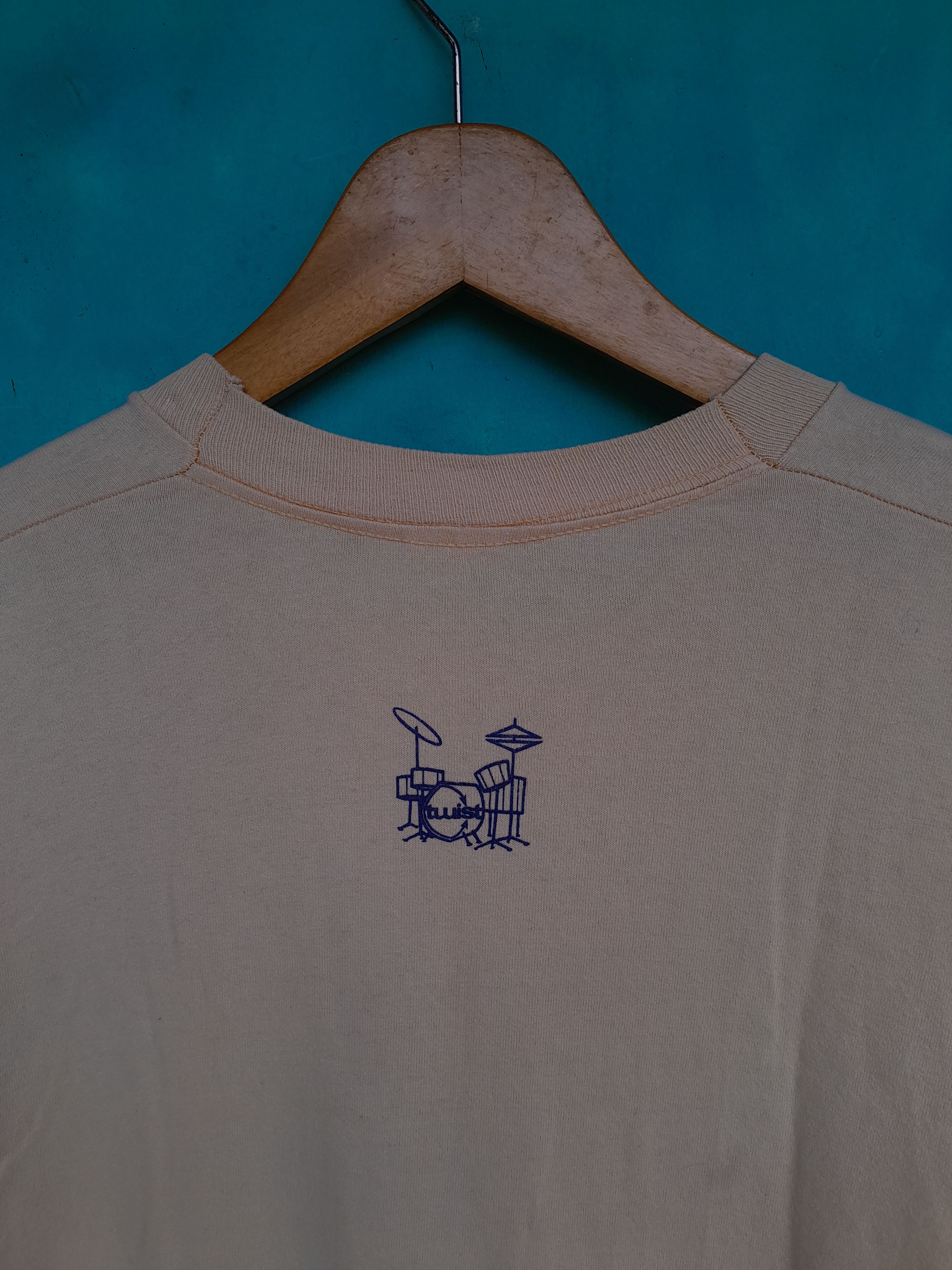 Band Tees Vintage 90s TWIST british female indie/grunge rock band Size US L / EU 52-54 / 3 - 4 Thumbnail