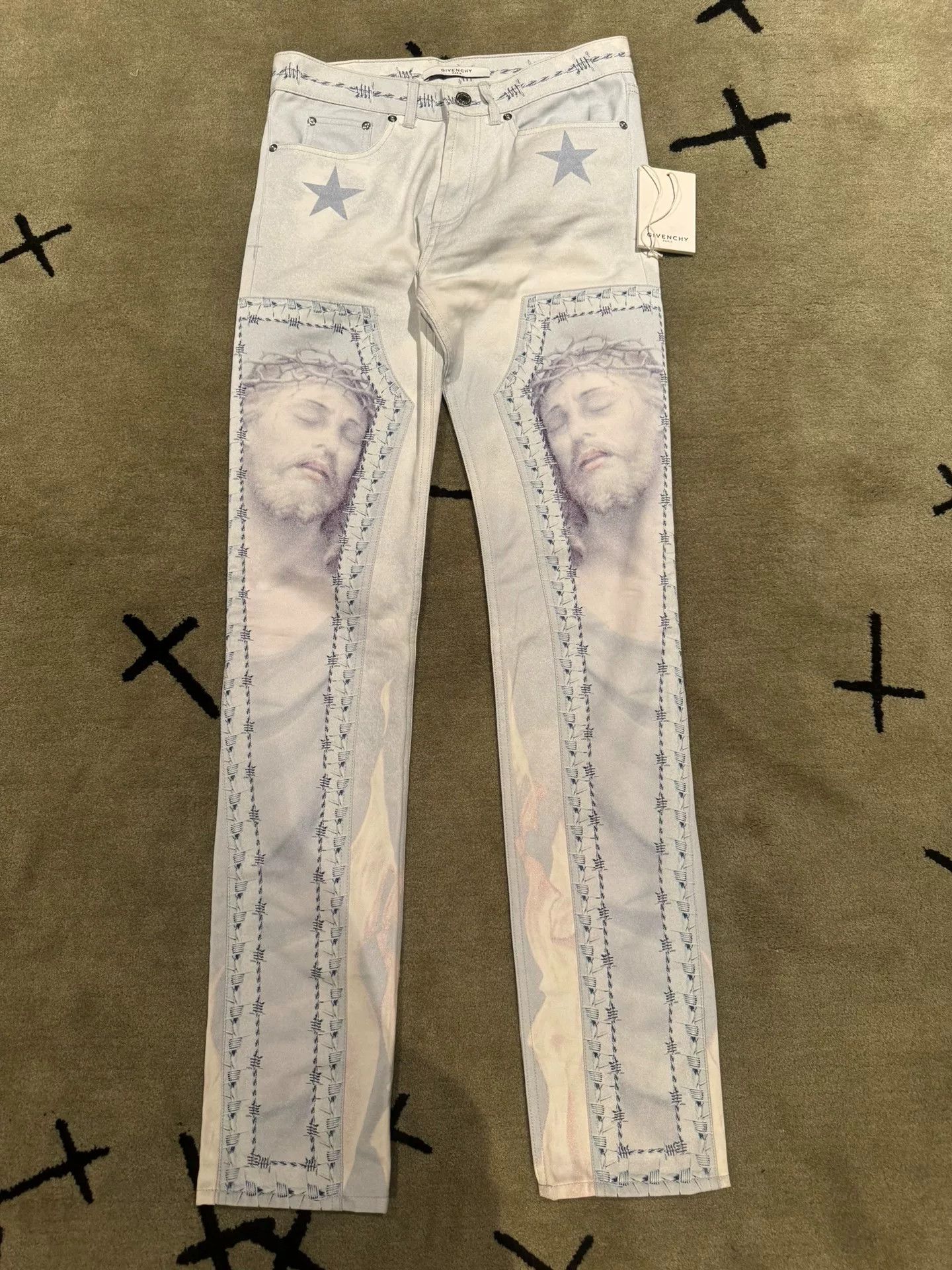 Givenchy givenchy paris jesus print denim pants Size US 31 - 1 Thumbnail