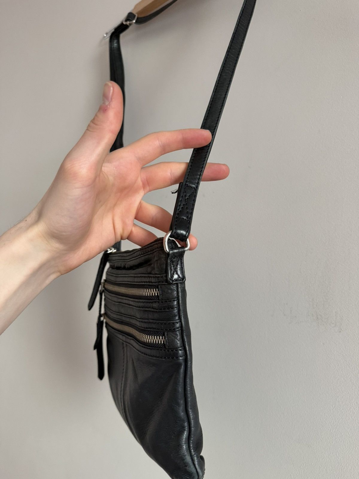 Vintage Vintage Black Leather Multi Zip Crossbody Bag Size ONE SIZE - 5 Thumbnail