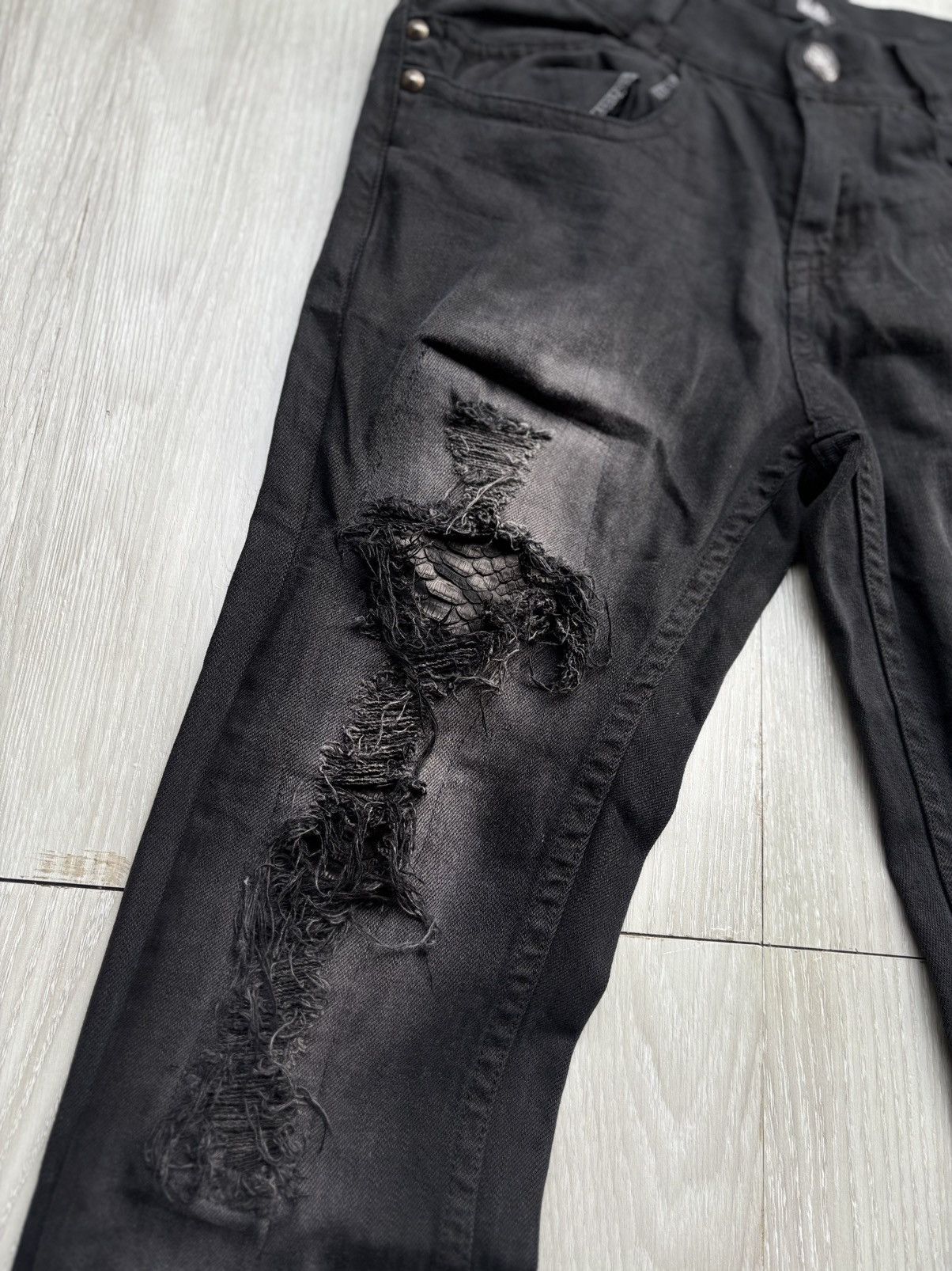 Japanese Brand Glad news distressed flare jeans Size US 26 / EU 42 - 2 Thumbnail