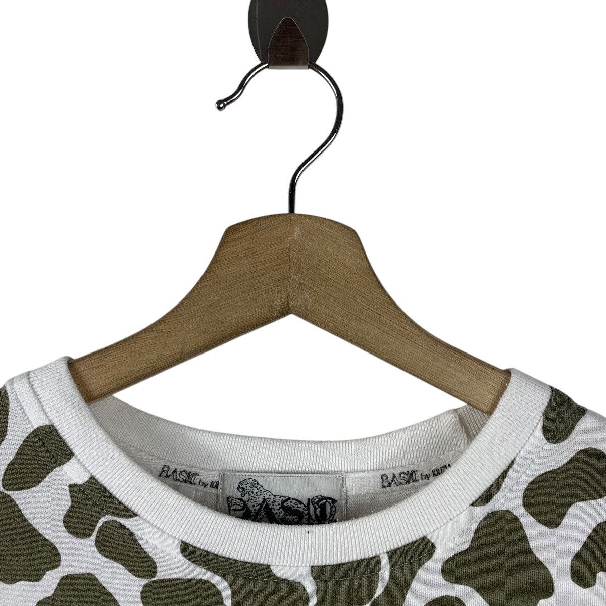Designer × Krizia Uomo × Vintage Vintage 90s BASIC By KRIZIA Leopard printed big tee Size US L / EU 52-54 / 3 - 5 Thumbnail