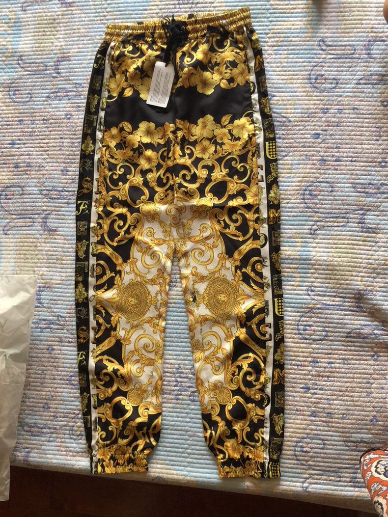 Versace Versace Sports leggings Size US 40 / EU 56 - 1 Thumbnail