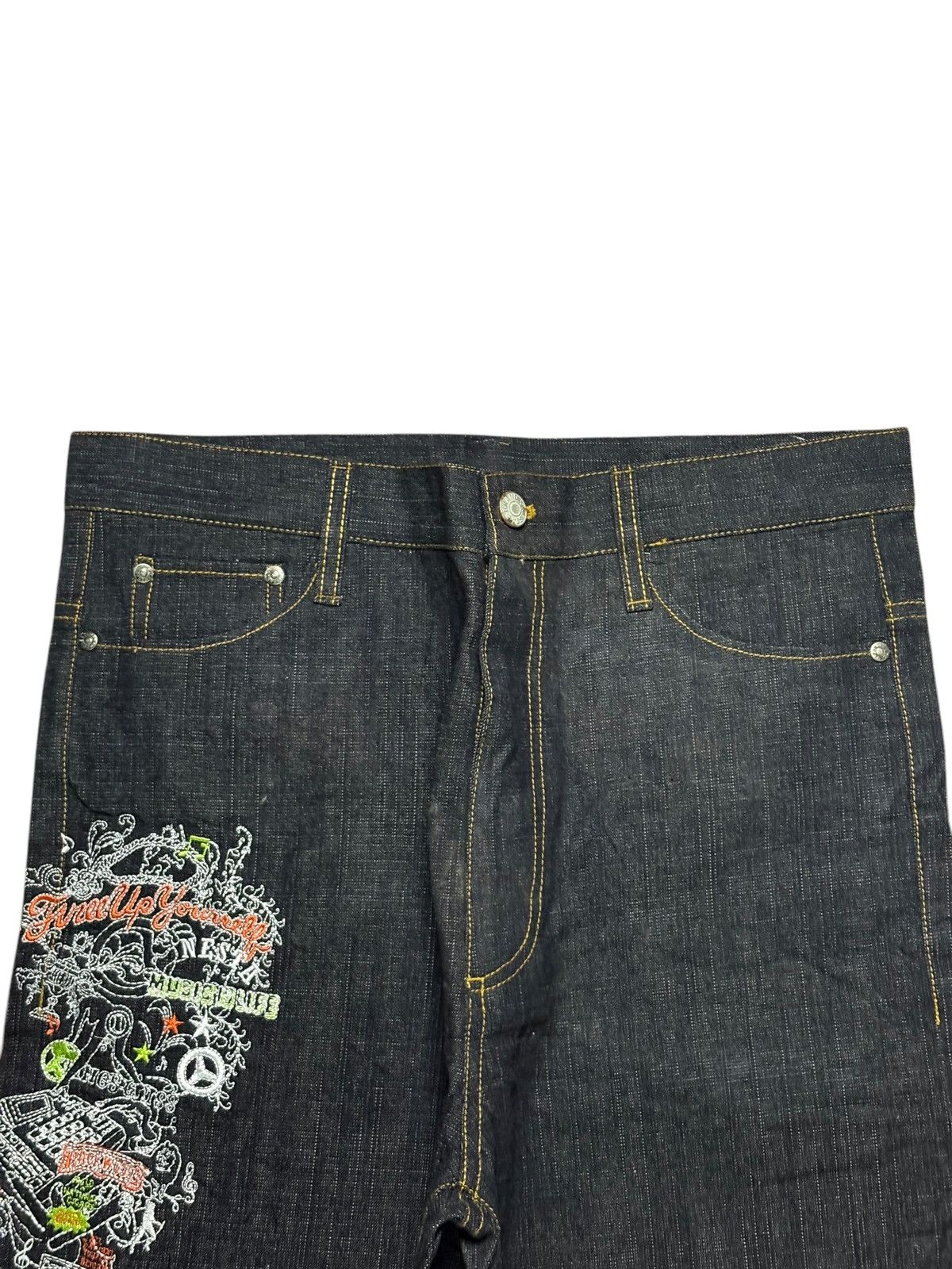 Japanese Brand Vintage Japanese Brand Embroidery Mud Wash Baggy Jeans Size US 33 - 4 Thumbnail