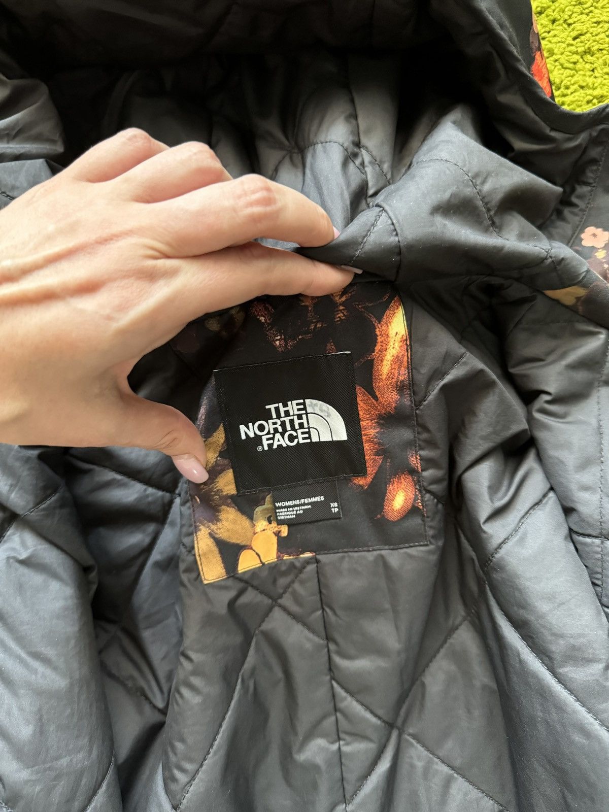 The North Face The North Face TNF gorpcore style floral pattern rare jacket Size XS / US 0-2 / IT 36-38 - 4 Thumbnail