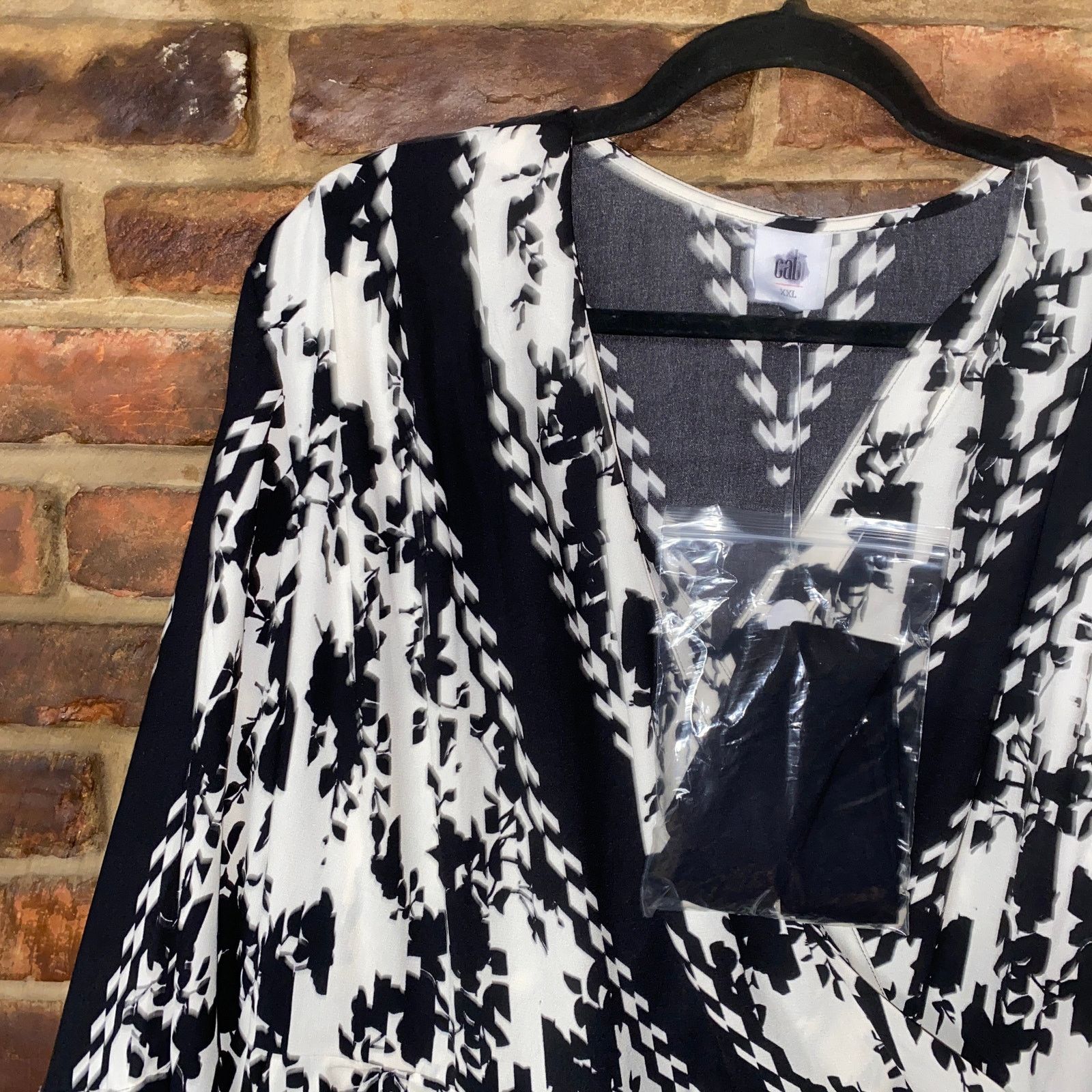 Other Cabi Black White Floral X-Factor Surplice Mini Dress XXL Size XXL / US 16-18 / IT 52-54 - 3 Thumbnail