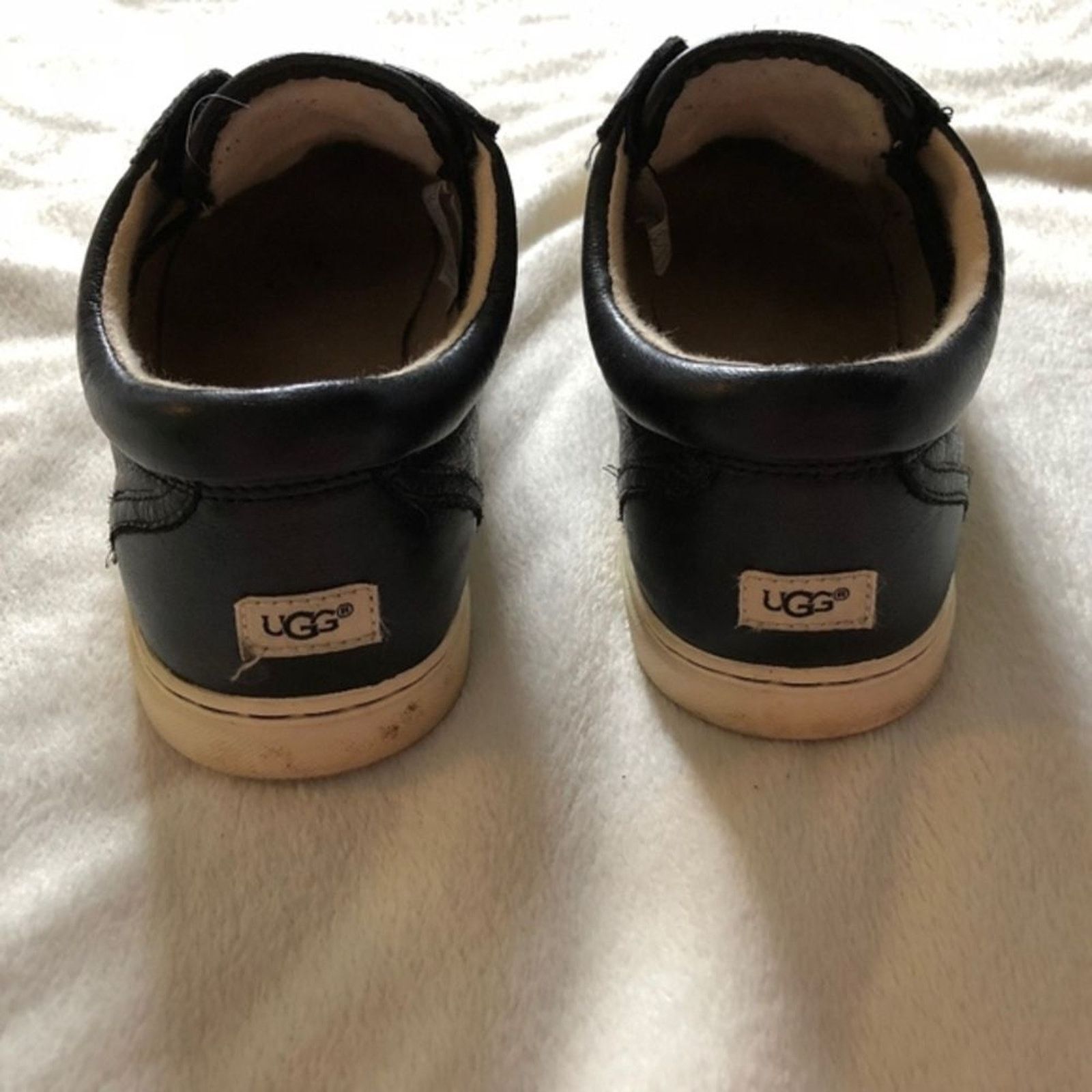 Ugg UGG Black Leather Slip-On Sneakers| Sz 8 Size US 8 / IT 38 - 6 Thumbnail