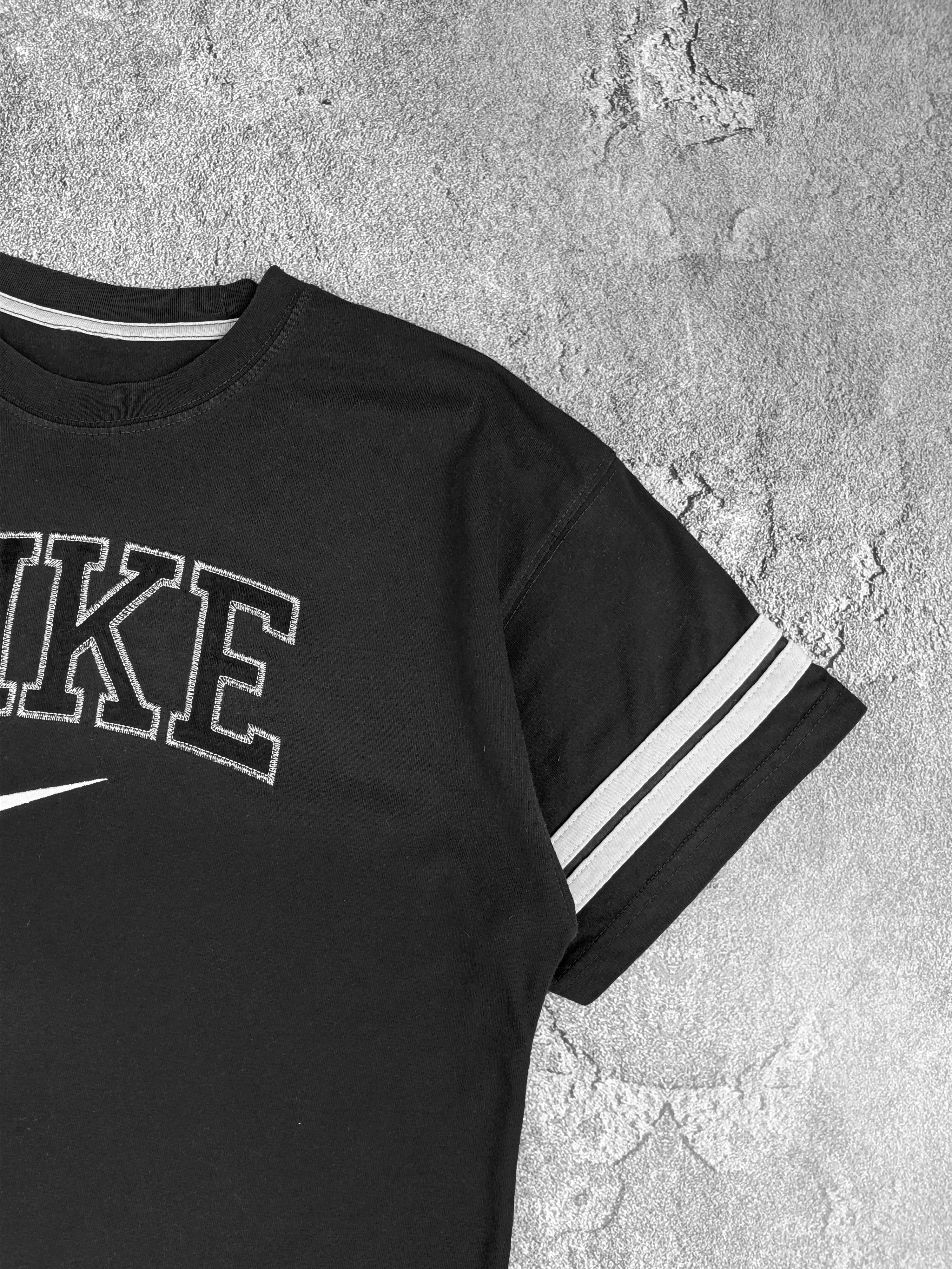 Nike Vintage nike tshirt big logo embroidered y2k Size US M / EU 48-50 / 2 - 3 Thumbnail