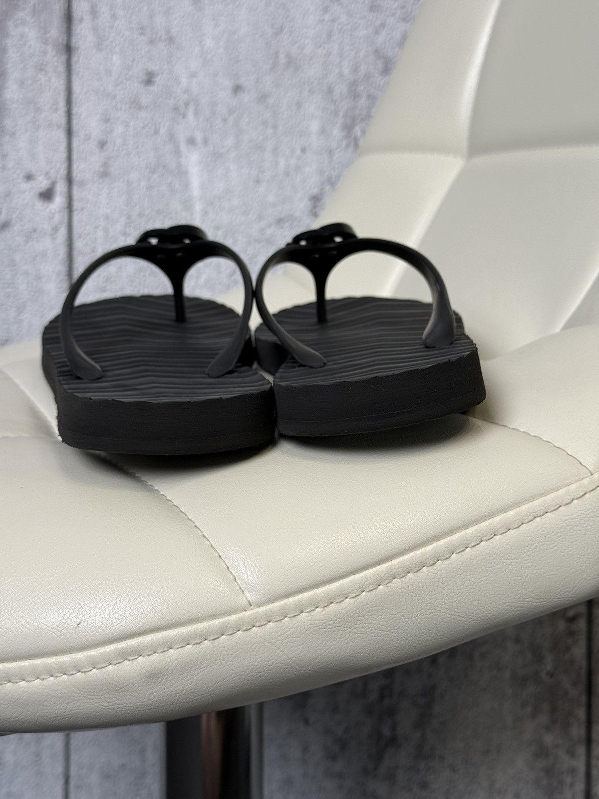 Gucci Gucci GG Marmont Rubber Thong Flip Flops Sandals Mens Size 9 Size US 9 / EU 42 - 10 Thumbnail