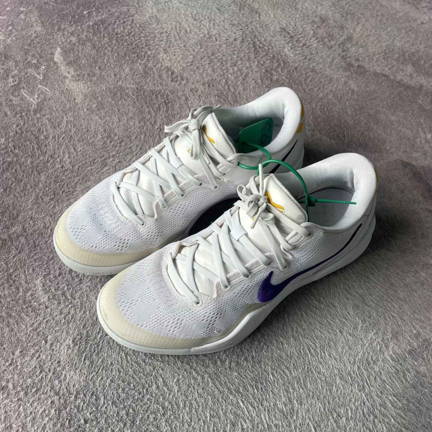 Nike Nike White Lowtop Sneakers 44 Men Size US 10.5 / EU 43-44 - 1 Thumbnail