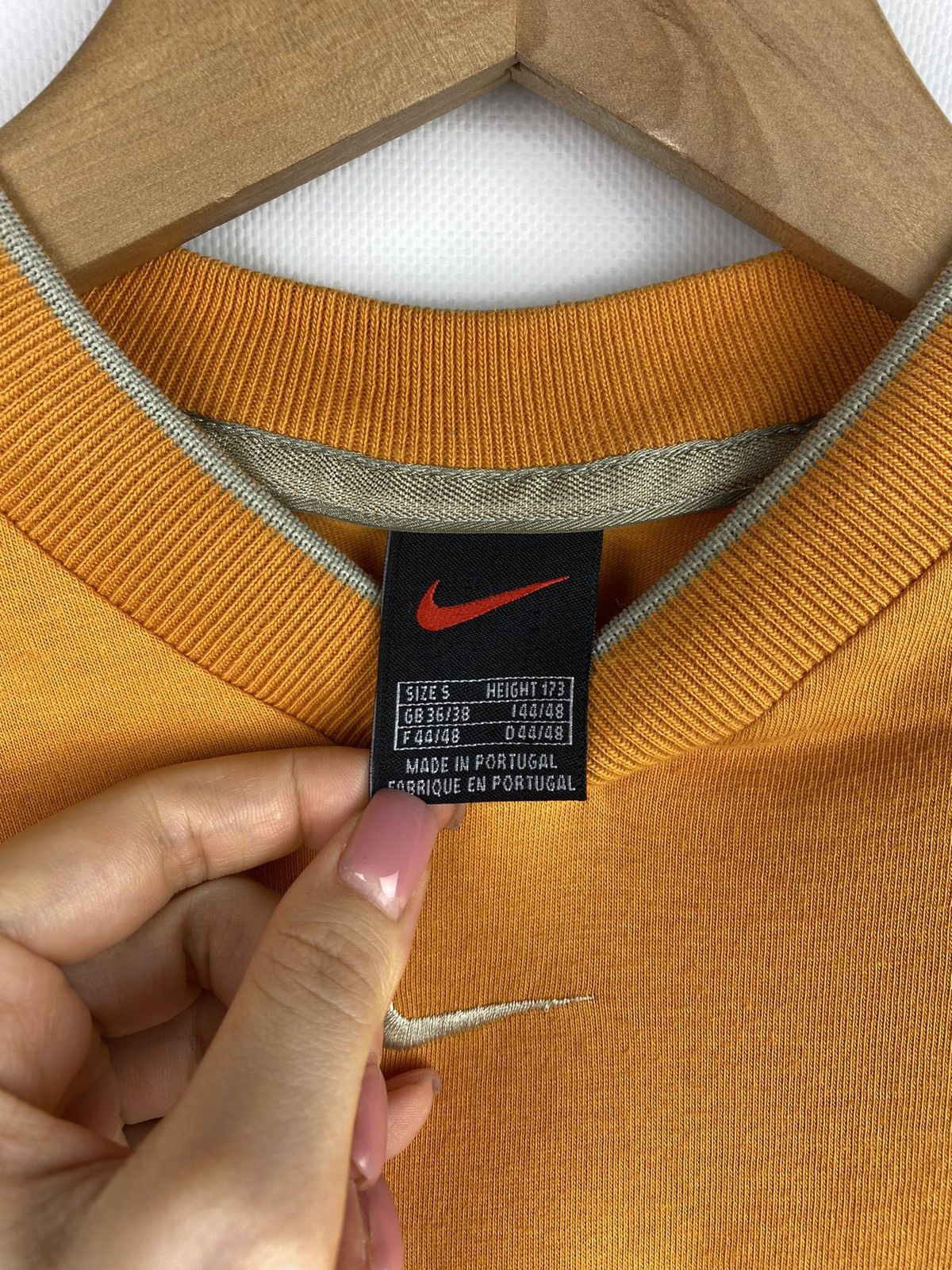Vintage Nike vintage Y2K center logo swoosh men’s t shirt size S Size US S / EU 44-46 / 1 - 8 Thumbnail