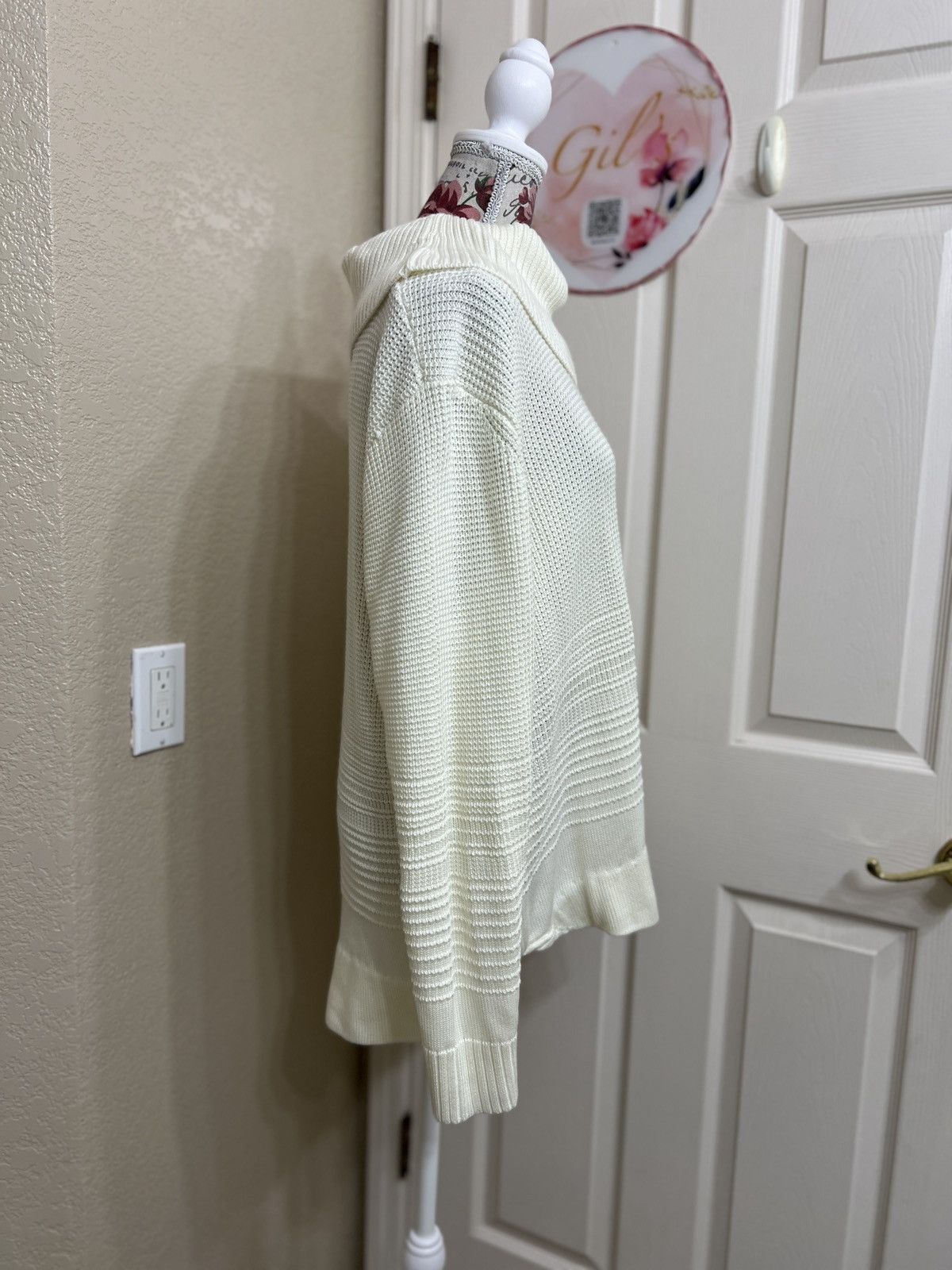 Calvin Klein Calvin Klein Cream turtleneck sweater size XL Size XL / US 12-14 / IT 48-50 - 2 Thumbnail