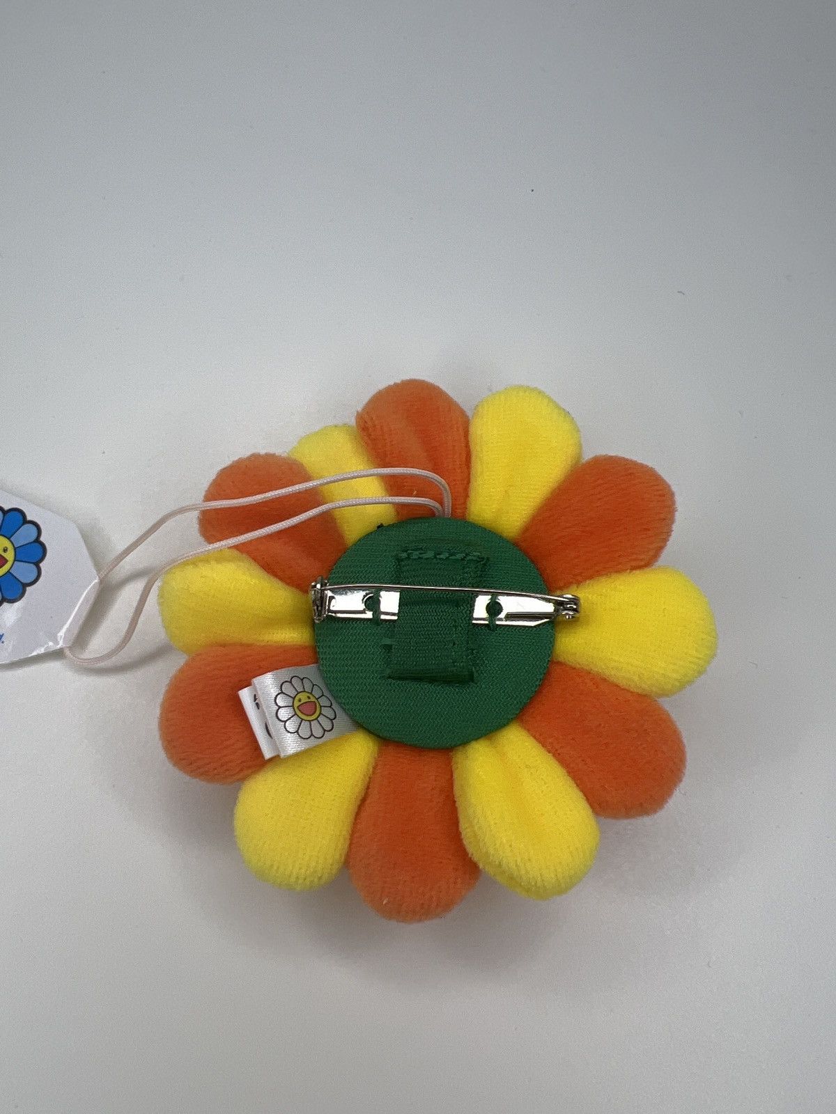 Takashi Murakami Takashi murkami Rainbow flower 8cm pin Size ONE SIZE - 3 Thumbnail