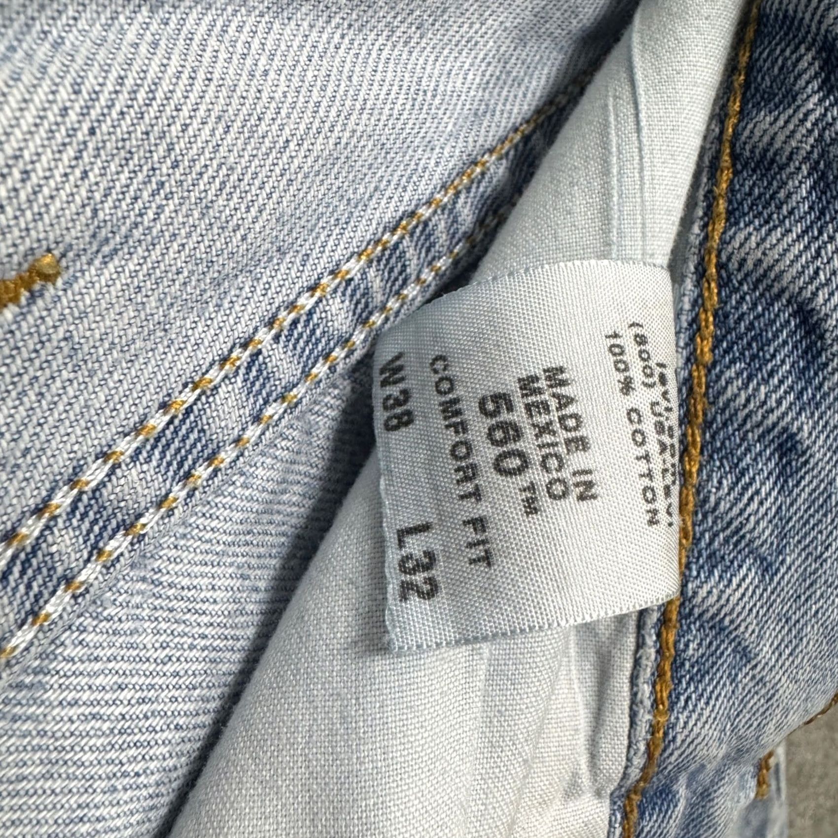 Denime VINTAGE Levi 560 Denim Jeans 38x32 Light Washed Comfort Fit Taper Relaxed Y2K Mens Blue Straight Mens Size US 38 / EU 54 - 4 Thumbnail