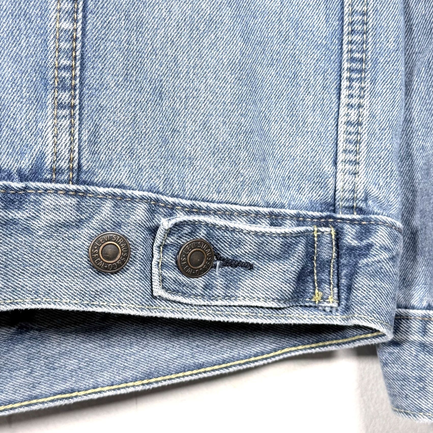 Levi's Levi's Trucker Jacket Mens Large Blue Denim Retro Classic Casual Workwear jacket Size US L / EU 52-54 / 3 - 4 Thumbnail