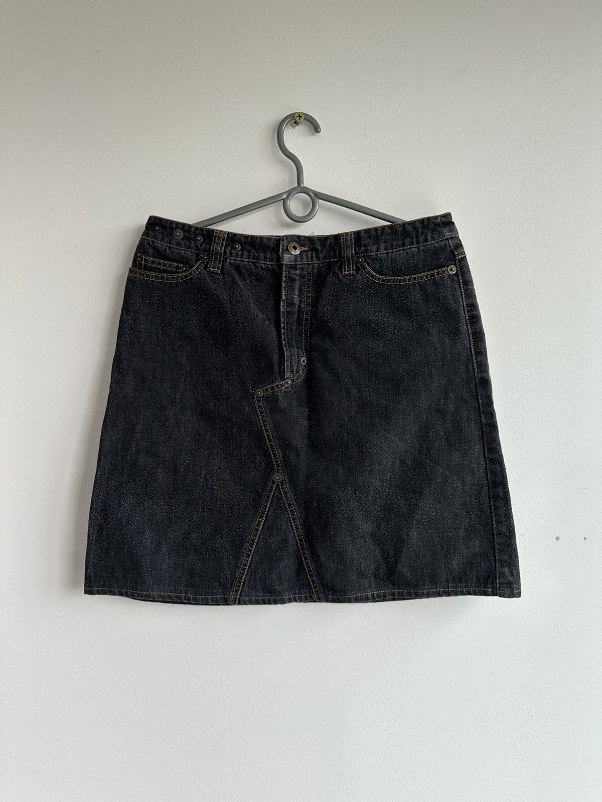 Dolce & Gabbana VTG Dolce & Gabbana Denim Pockets Mini Skirt Black Size 30 Size 30" / US 8 / IT 44 - 2 Thumbnail