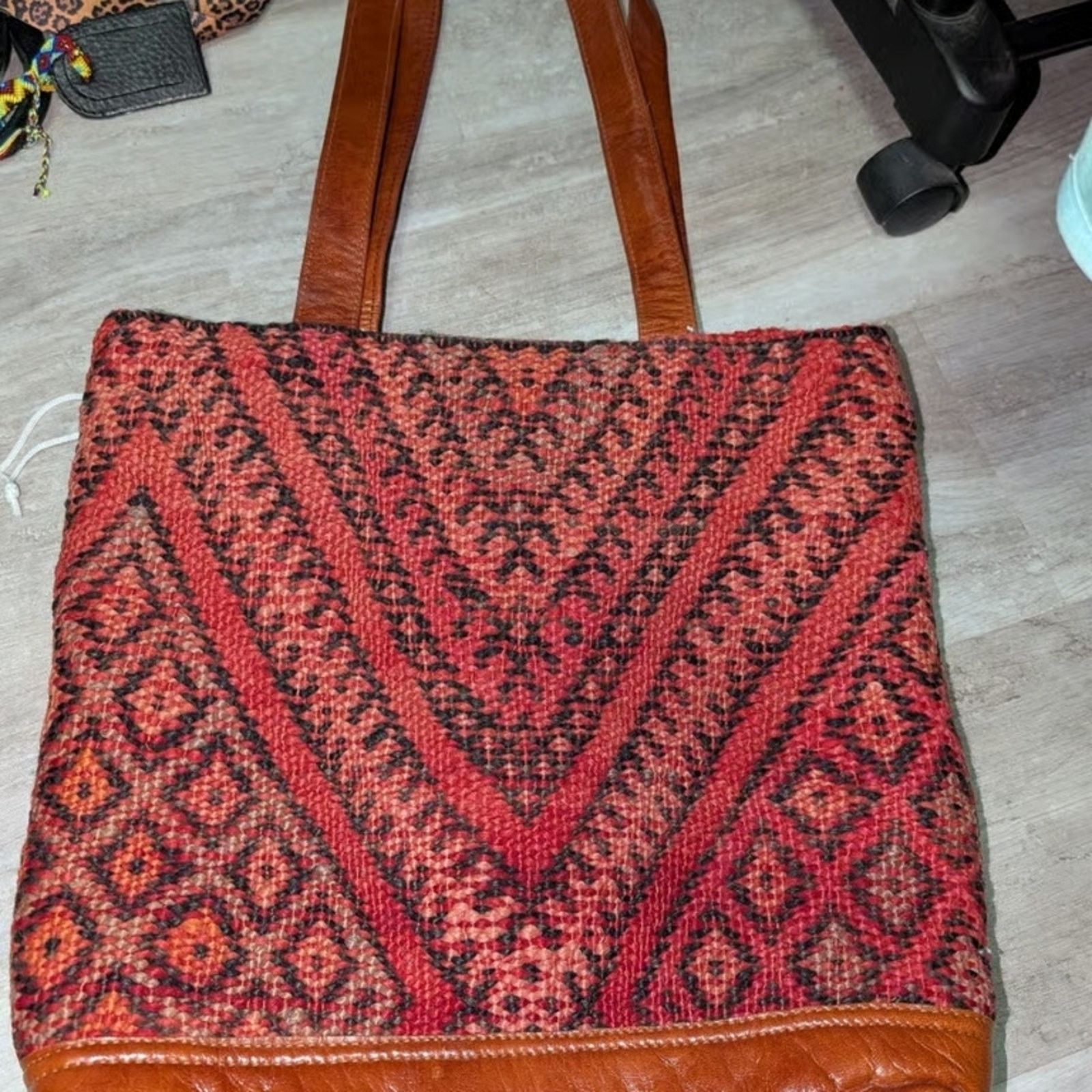 Unknown London Trendy Boutique Red and Brown Geometric Tote Size ONE SIZE - 1 Thumbnail