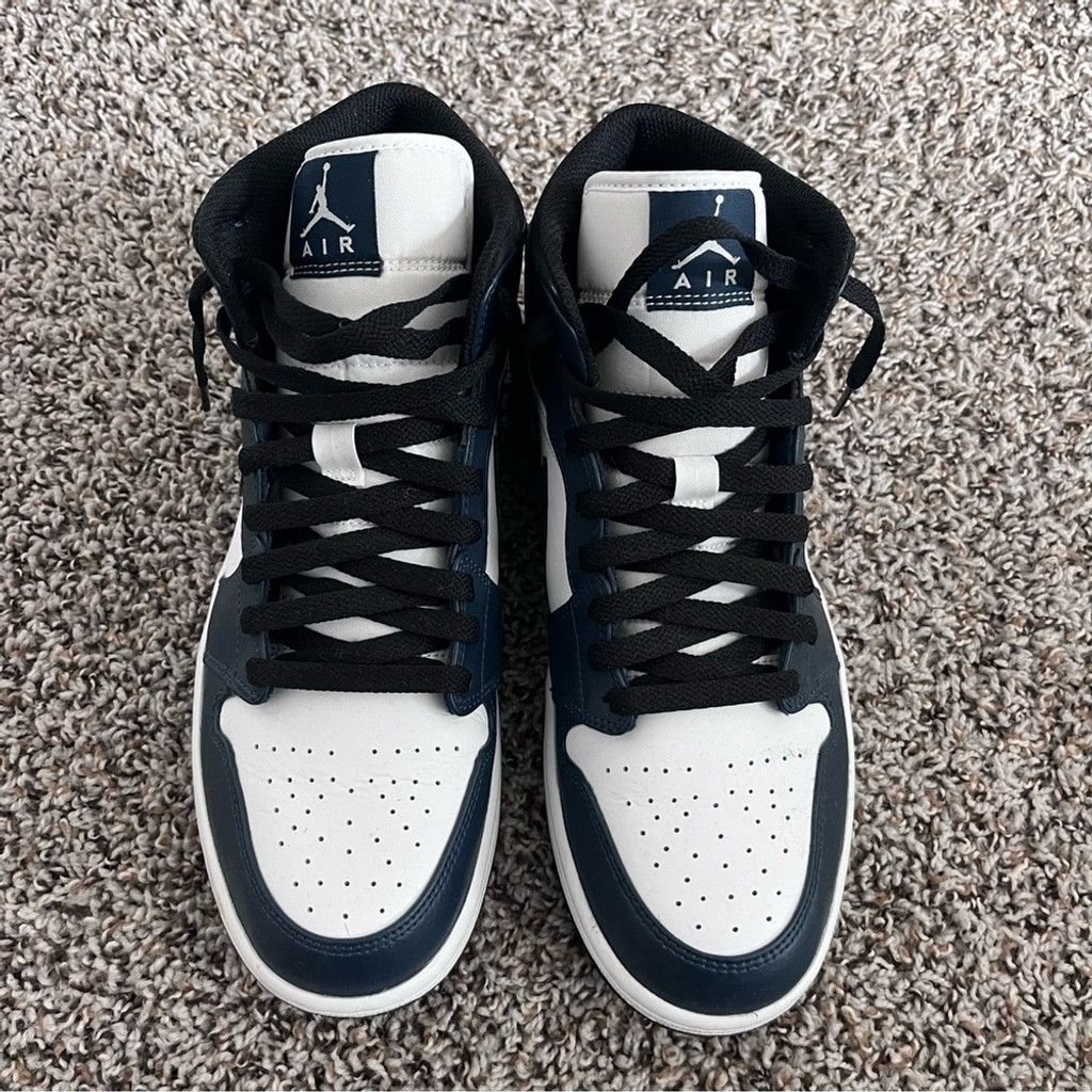 Jordan Brand EUC Air Jordan 1 Mid Sneakers in Armory Navy - M10.5/ W 12 Size US 10.5 / EU 43-44 - 2 Thumbnail