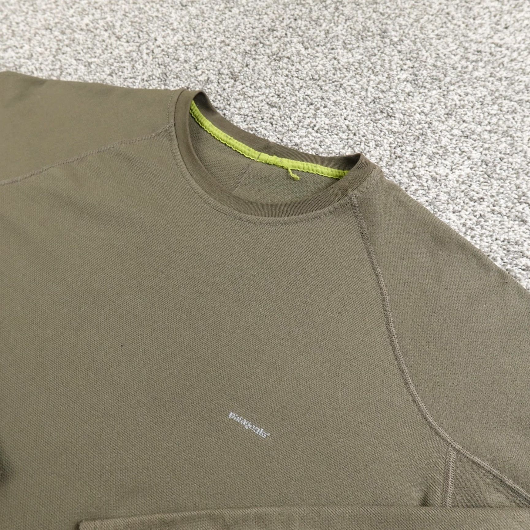 Patagonia Patagonia Shirt Mens 2XL Green Long Sleeve Capilene Crew Neck Layer Performance Shirt Size US XXL / EU 58 / 5 - 2 Thumbnail