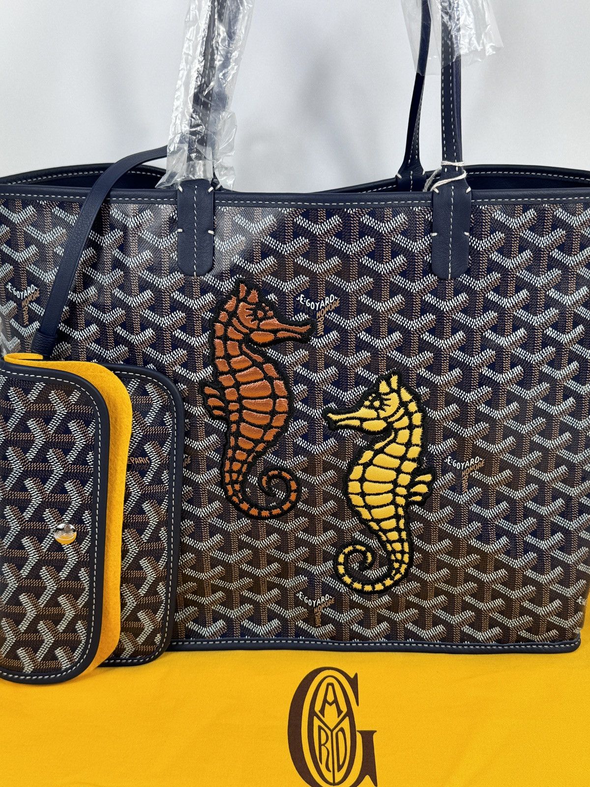 Goyard ANJOU PM SEAHORSE EMBROIDERY 2024 LIMITED EDITION BAG Size ONE SIZE - 9 Thumbnail