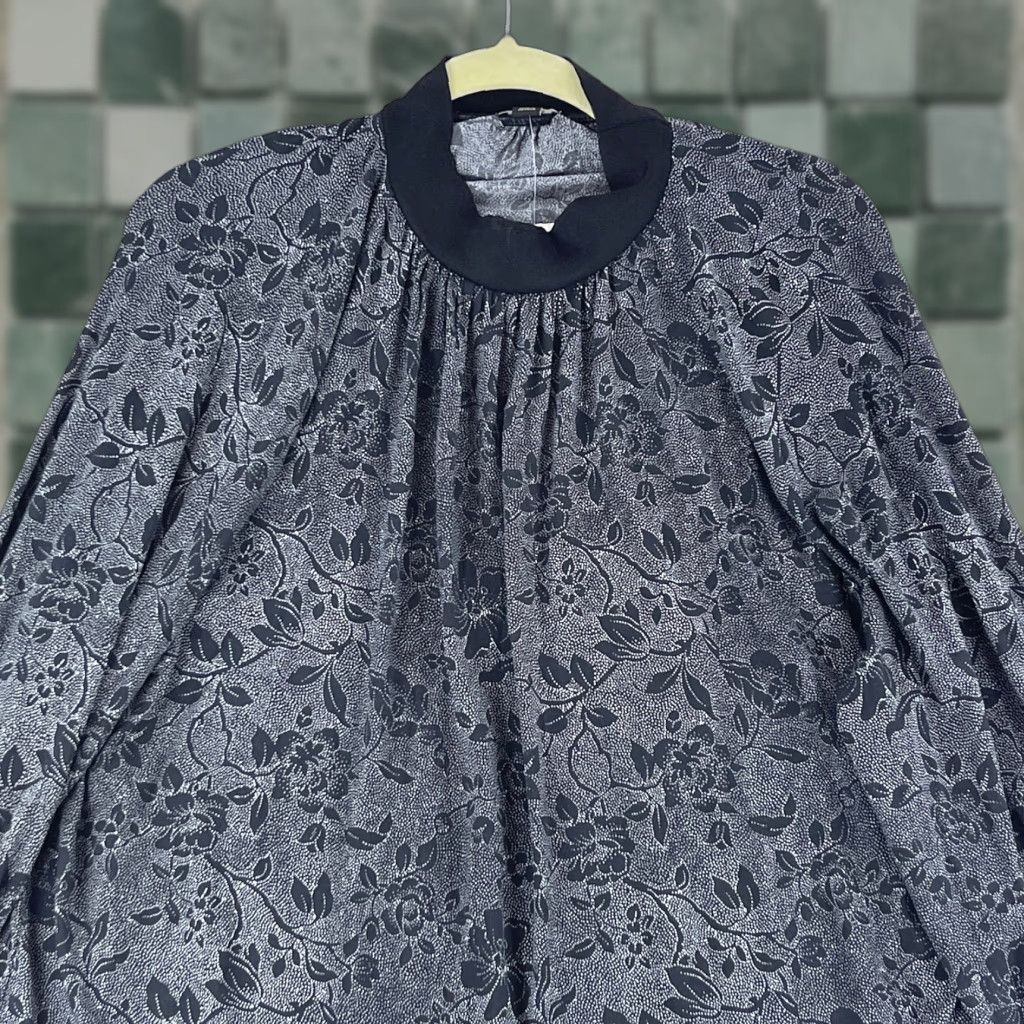 Ann Taylor Ann Taylor Black Floral Mock Neck Long Sleeve Shirt Womens Large Pullover Work New Size L / US 10 / IT 46 - 1 Thumbnail