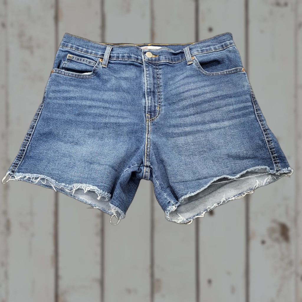 Levi's Levi's Signature Shorts Woman's 14 W32 Blue Denim Cut-Off Casual Womens Size 14 Blue Denim Comfort Stretch Pockets 5-Pocket Design Modern Size 36" / US 14 / IT 50 - 1 Thumbnail