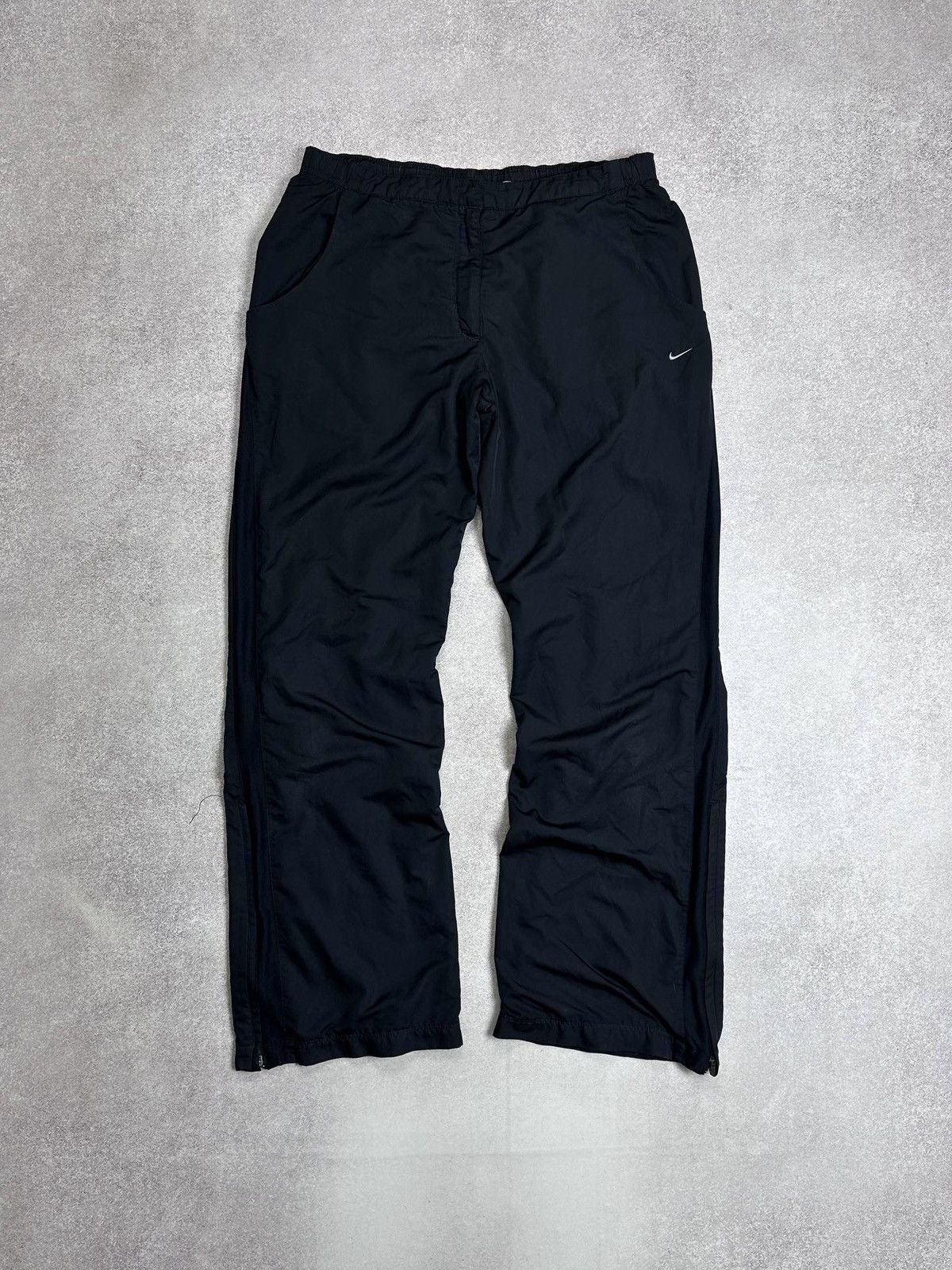 Nike Vintage Nike Swoosh Nylon Baggy Y2K Retro Tracksuit S Size US S / EU 44-46 / 1 - 4 Thumbnail