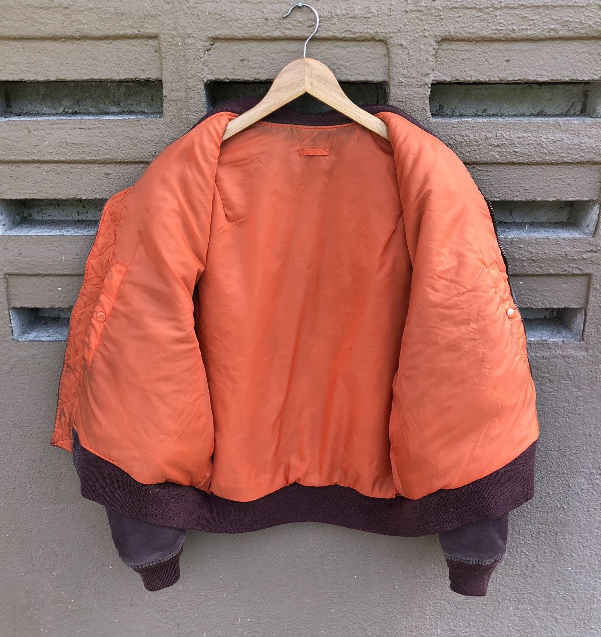 Vintage Vintage Sun Faded Ma-1 Bomber Jacket By Unique Size US M / EU 48-50 / 2 - 6 Thumbnail
