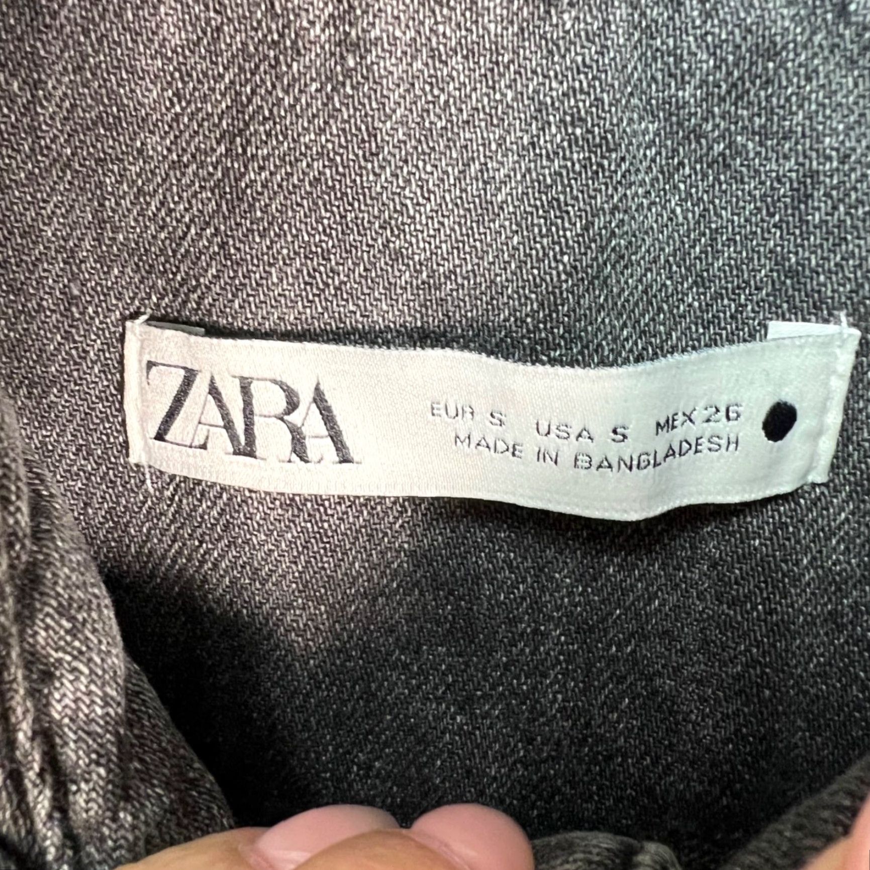 Zara Zara Button-Up Shirt Womens Small Gray Denim 100% Cotton Cotton Shirt Casual Mis-Listed XS? (Note: Original content provided) Size S / US 4 / IT 40 - 3 Thumbnail