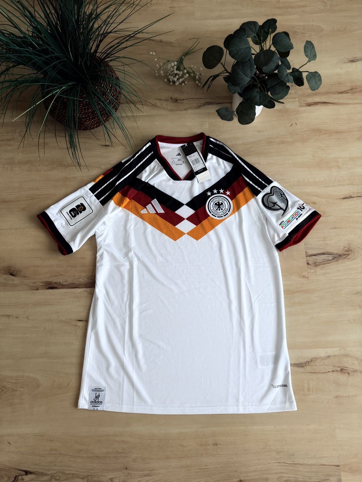 Adidas Germany 2026 World Cup Home Soccer Jersey Men Football Shirt Size US L / EU 52-54 / 3 - 4 Thumbnail