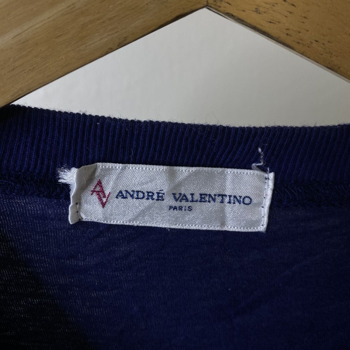 Valentino Vintage Andre Valentino Paris T Shirt Size US M / EU 48-50 / 2 - 3 Thumbnail