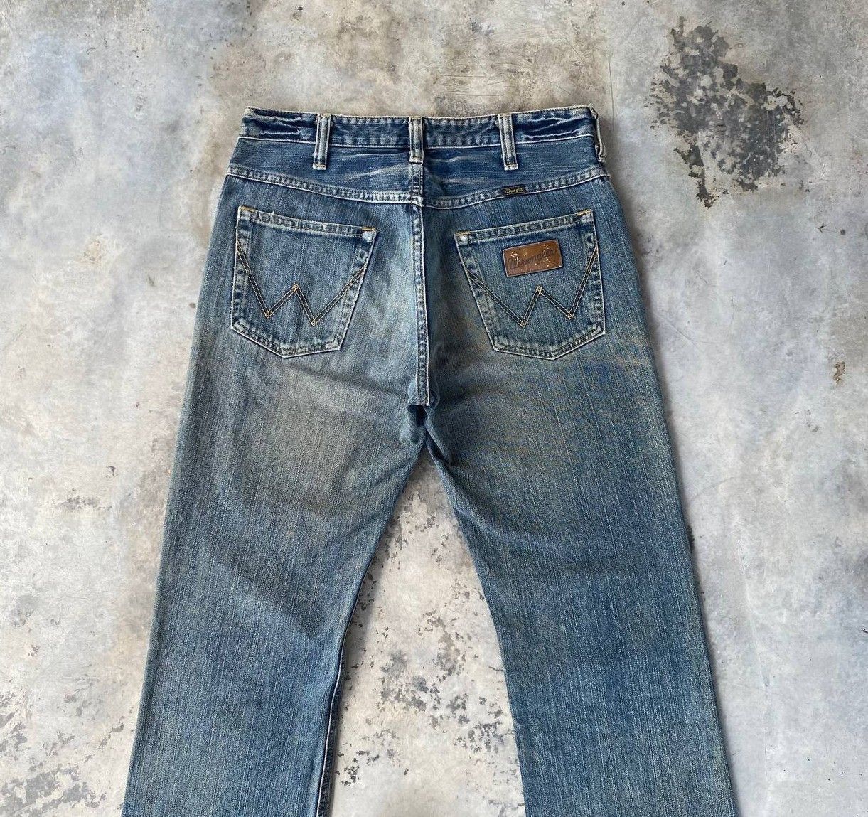 Wrangler VINTAGE WRANGLER 70s STYLE COWBOY BOOTCUT MUDWASH DENIM Size US 30 / EU 46 - 8 Thumbnail