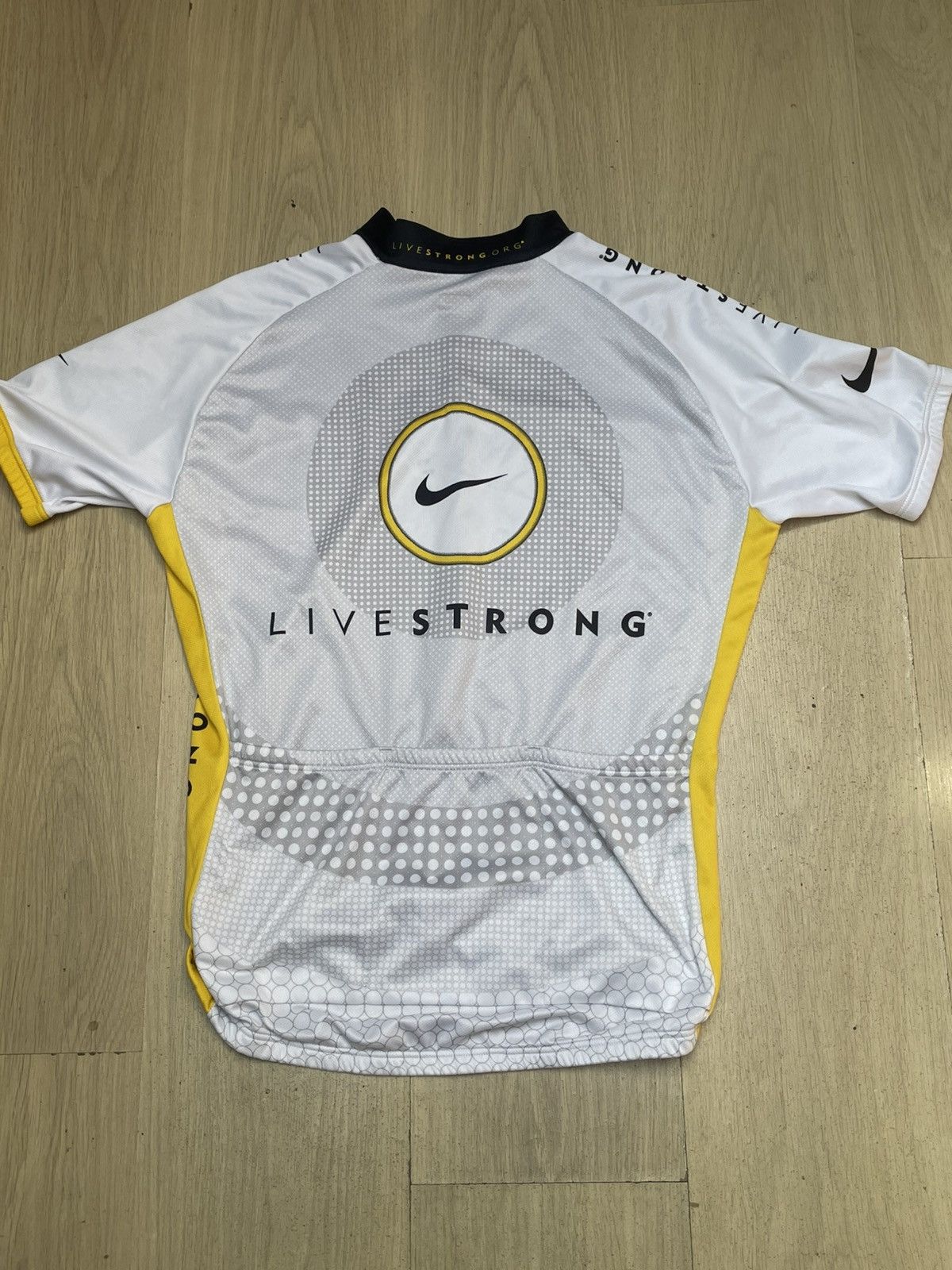 Nike Nike livestrong bike archive made in Italy vintage 90s rare Size US M / EU 48-50 / 2 - 2 Thumbnail
