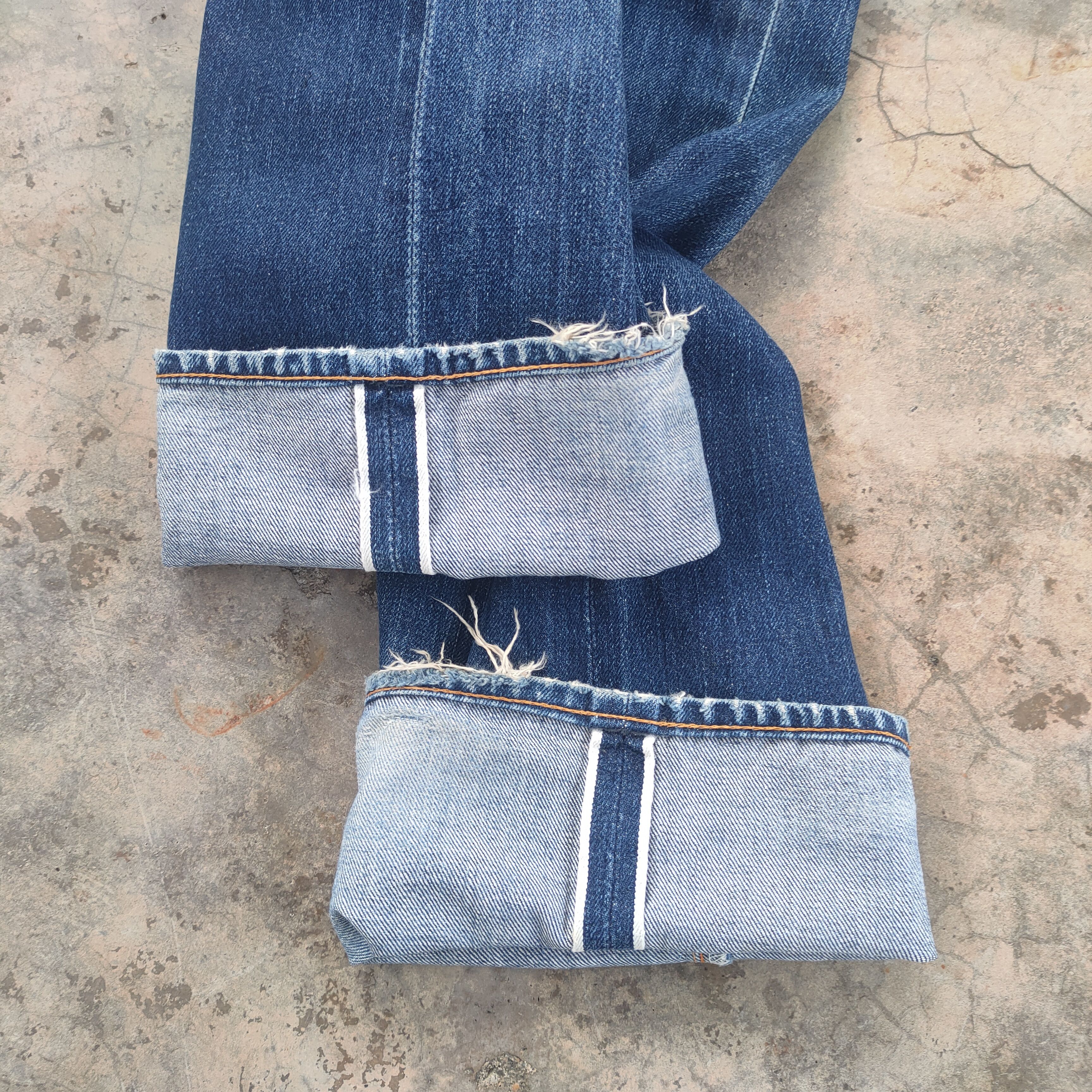 Levi's Vintage Clothing W30 VINTAGE 98' LEVI'S BIG E FADED REDLINE RIPPED JEANS PANT Size US 30 / EU 46 - 14 Thumbnail