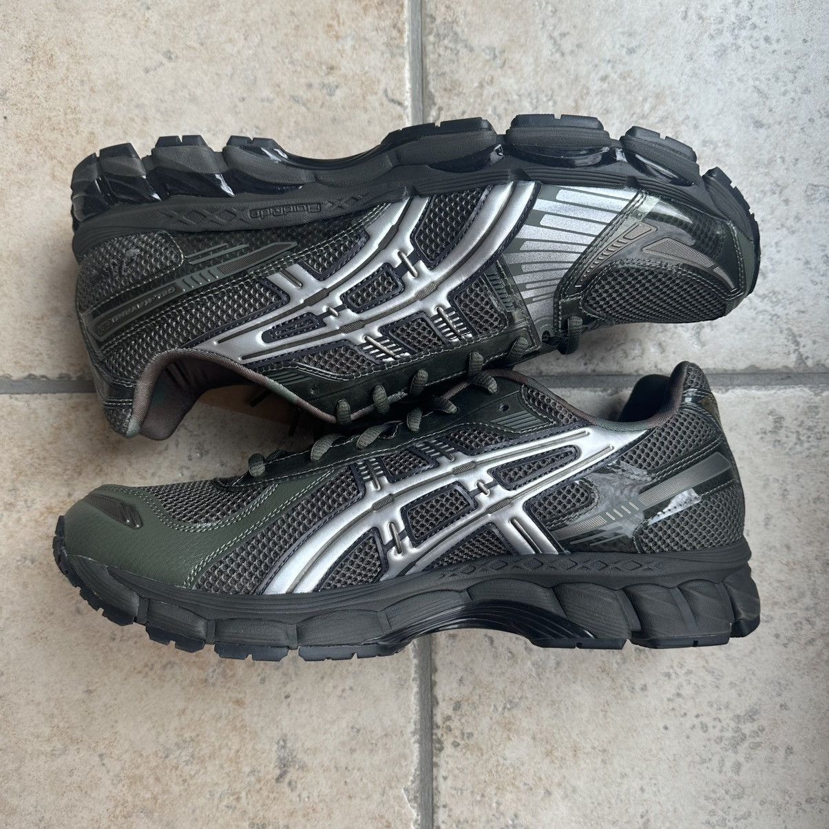 Asics × Kith Kith Marvel vs. Capcom Guile ASICS Gel-Kayano 12.1 Size US 11.5 / EU 44-45 - 6 Thumbnail