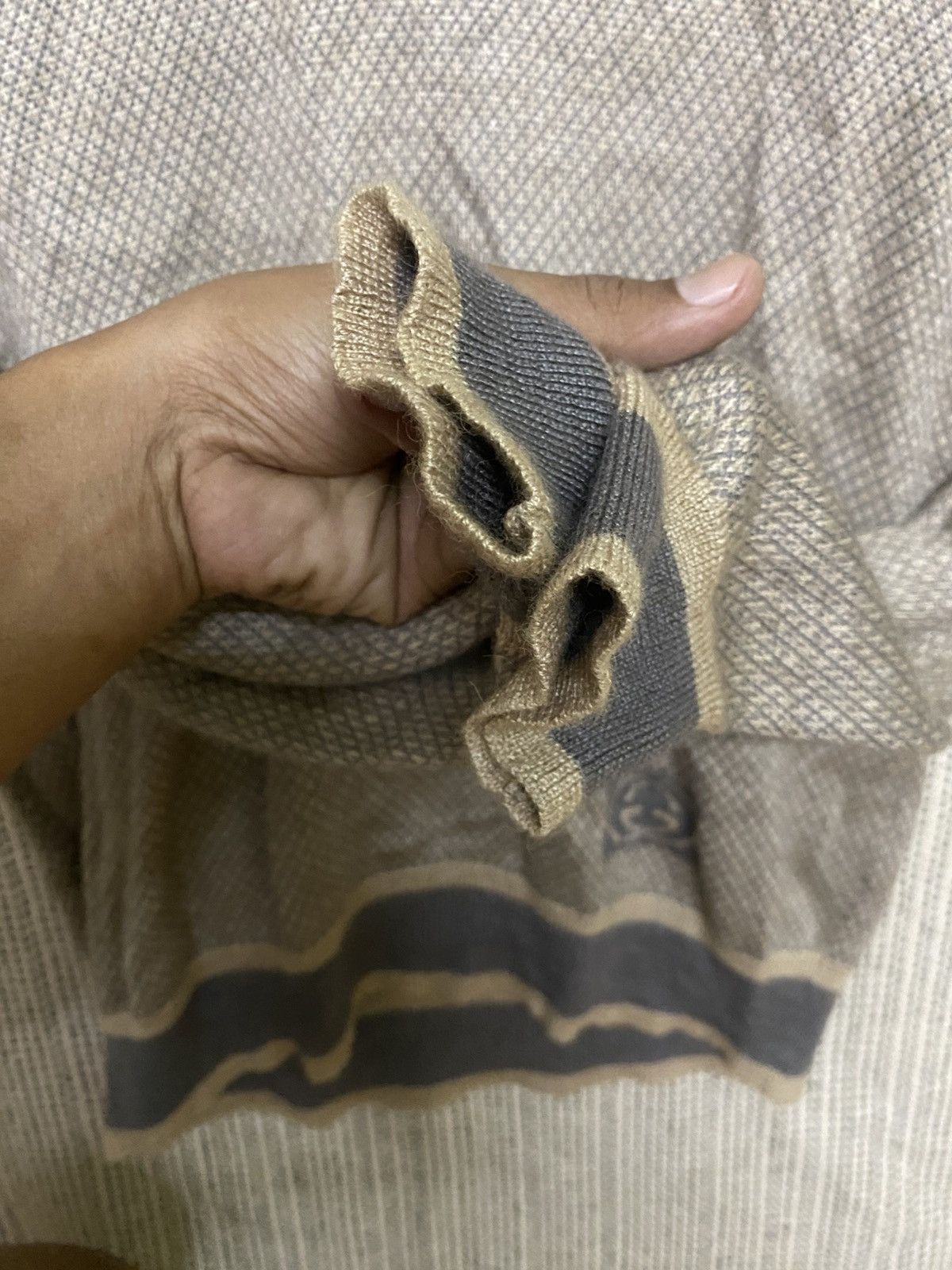 Gucci Gucci V-Neck Knit Sweater Grey Made in Italy Luxury Designer Size US S / EU 44-46 / 1 - 6 Thumbnail