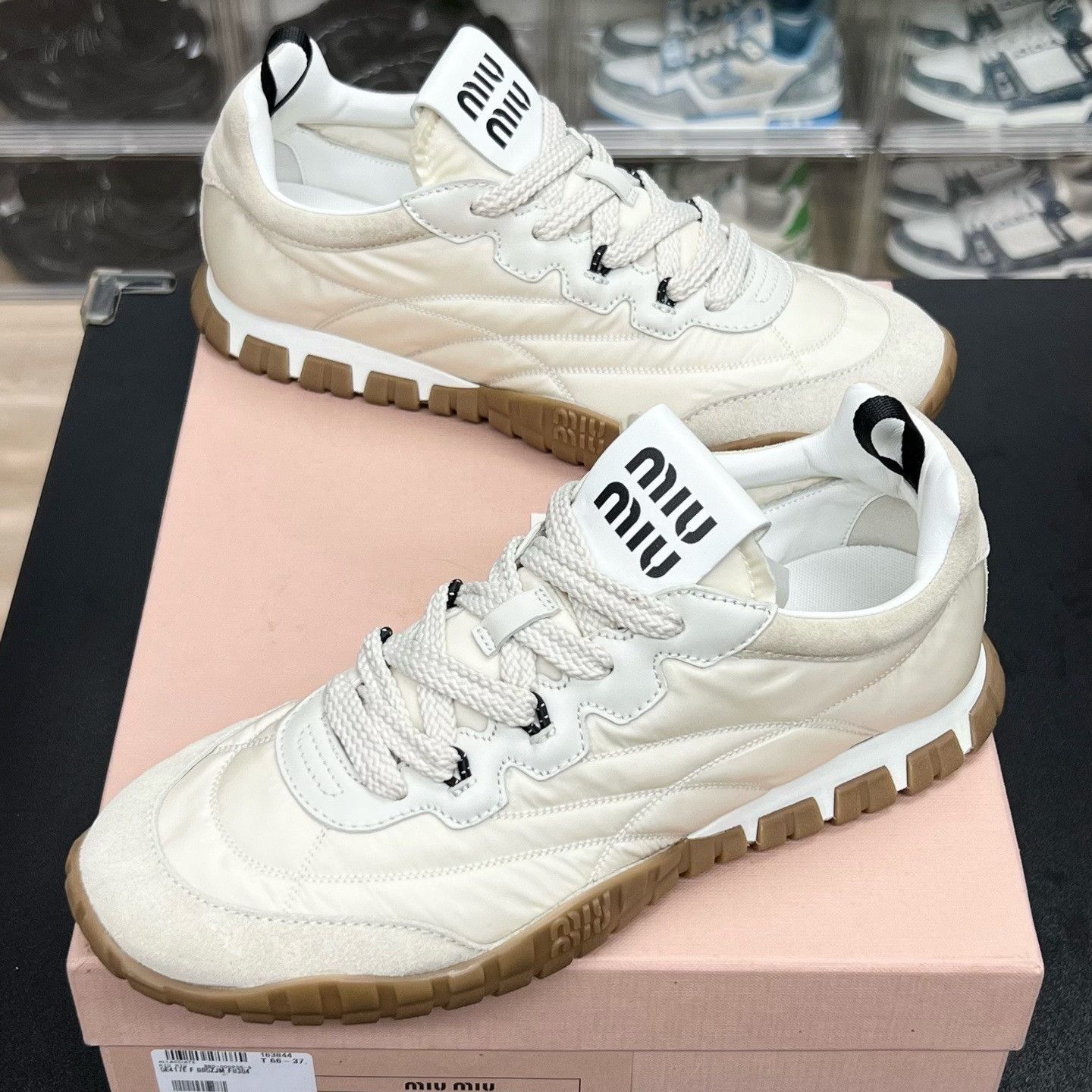 Bape Bape White Shoes Low Top High Top Size US S / EU 44-46 / 1 - 1 Thumbnail