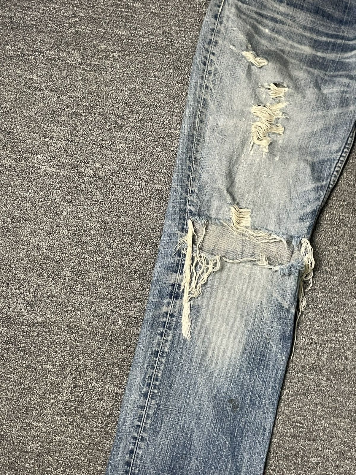 Levi's × Vintage LEVIS Distressed Denim Ripped Jeans (83) Size US 30 / EU 46 - 4 Thumbnail