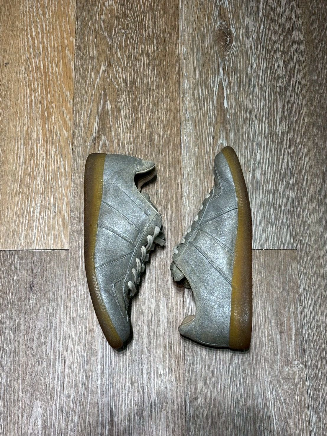 Maison Margiela Maison Margiela Replica Low Sneaker Size US 7 / IT 37 - 1 Thumbnail