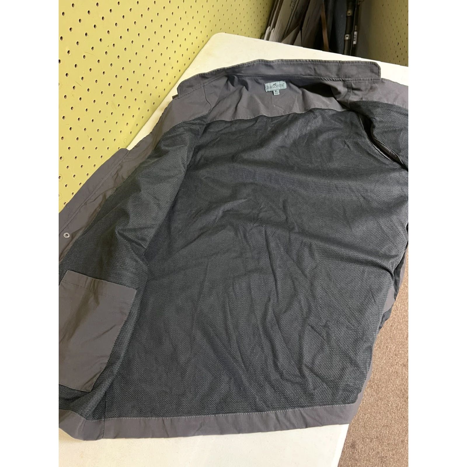 Vintage TravelSmith Vest Men’s Extra Large Gray Full Zip Utility Fishing Hiking Outdoors Size US XL / EU 56 / 4 - 4 Thumbnail