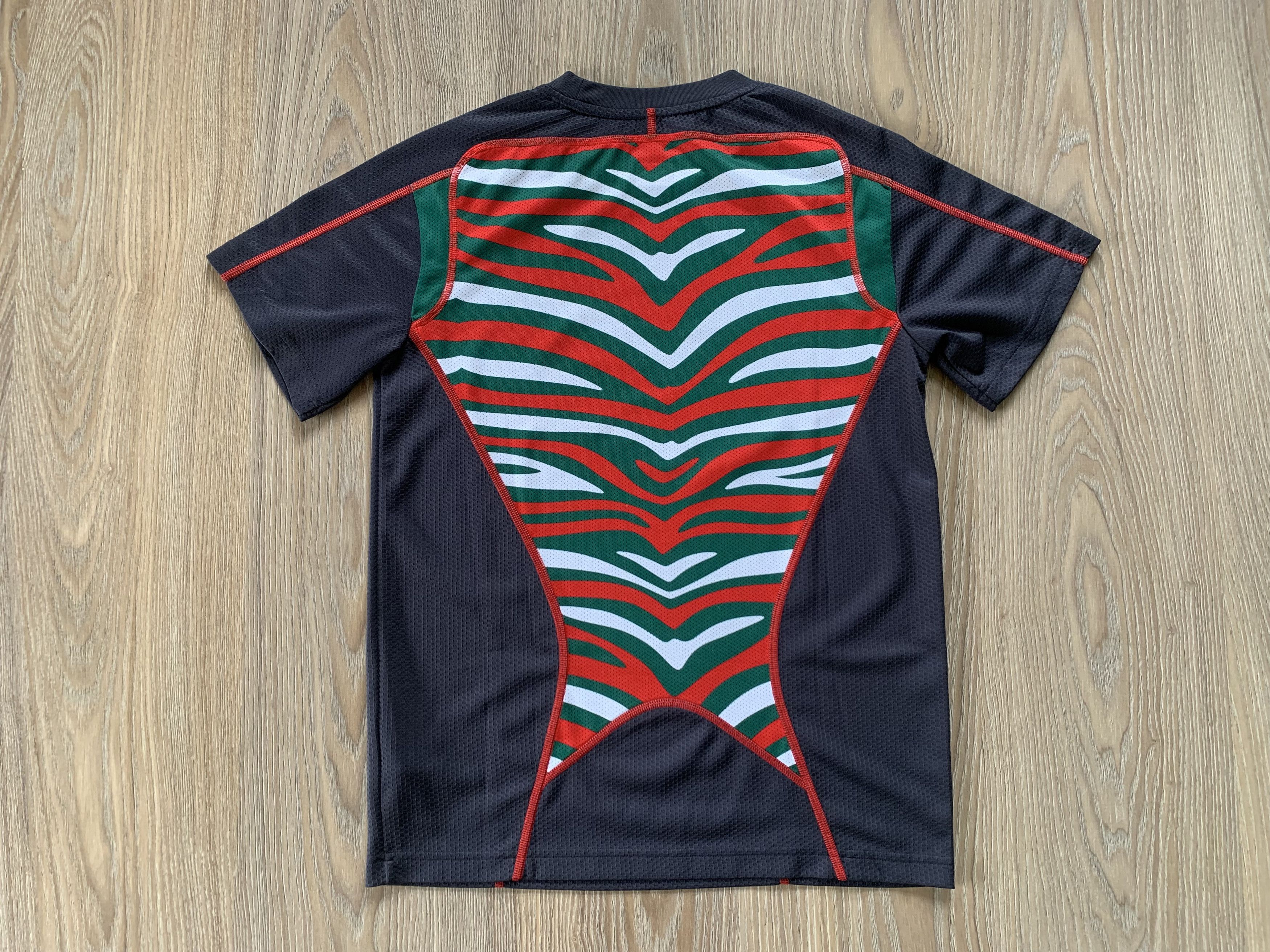 Canterbury of New Zealand Canterbury Leicester Tigers Training Rugby Youth Jersey Size US XXS / EU 40 - 2 Thumbnail