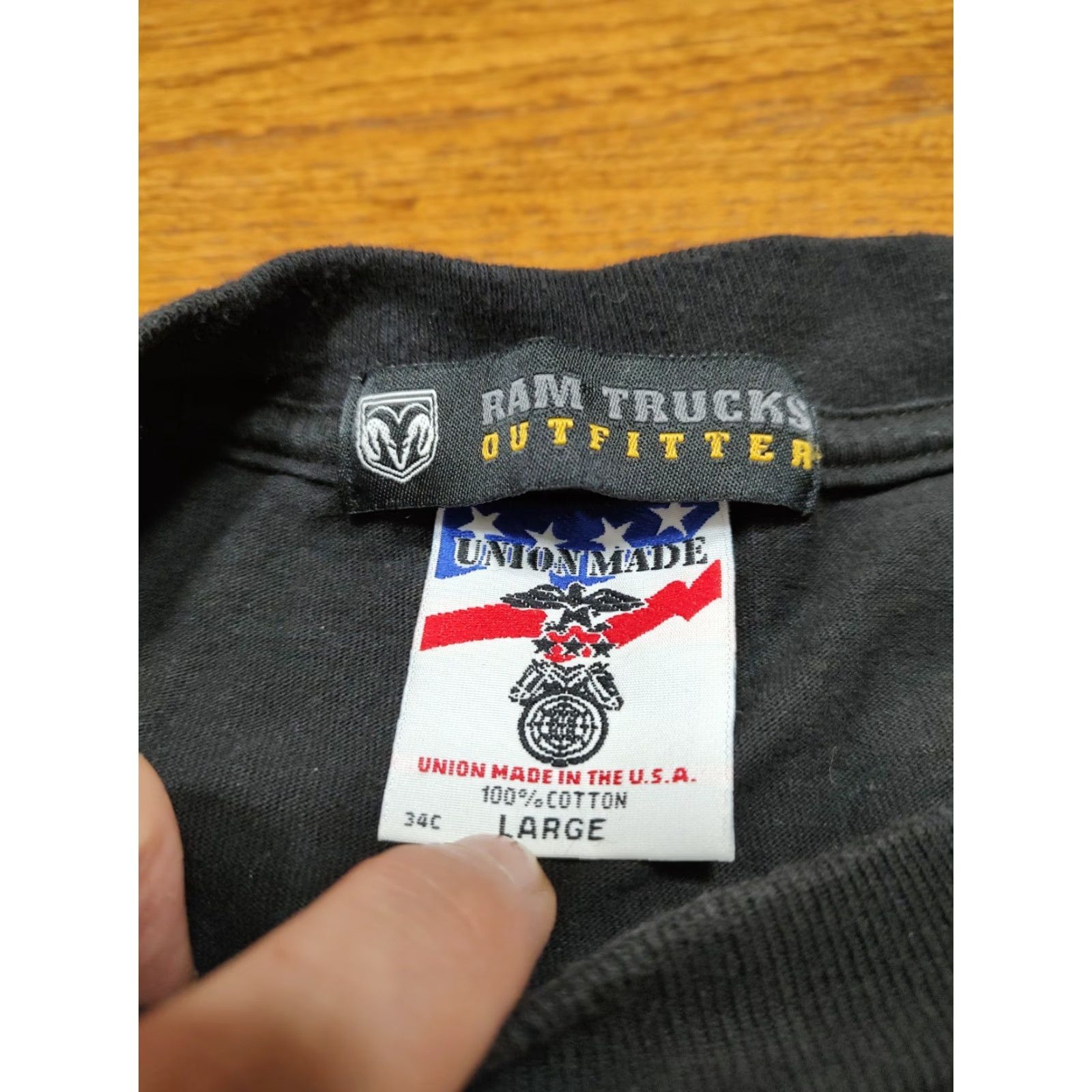 Vintage VINTAGE Dodge Ram Outfitters Union Made USA Mens Tag XL Black Hoodie Crew Neck Long Sleeve 90s Cars Classic Logo Graphic Print Size US XL / EU 56 / 4 - 5 Thumbnail