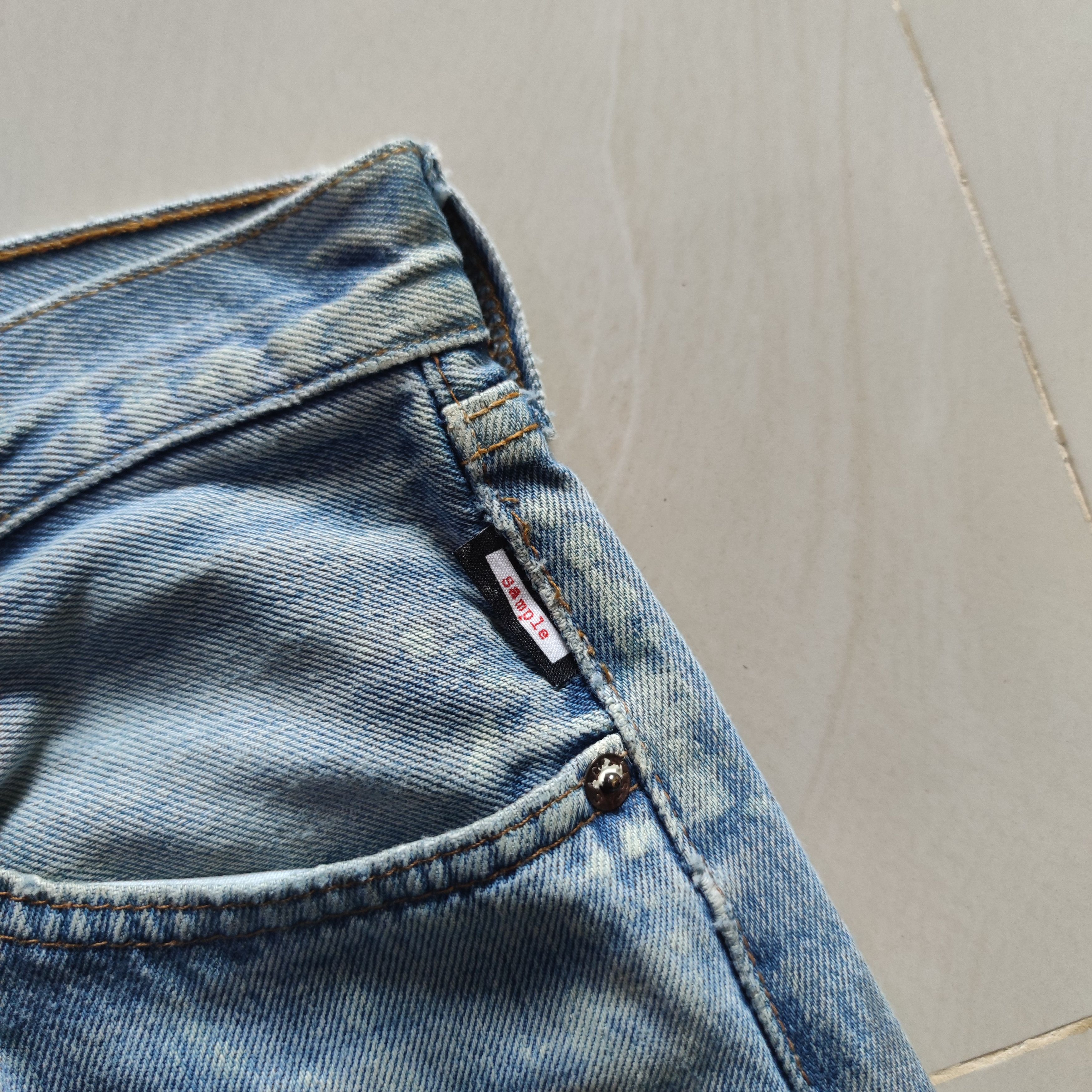 Levi's VINTAGE LEVI'S STRAUSS SAMPLE DISTRESSED JEAN MADE IN USA Size US 31 - 3 Thumbnail