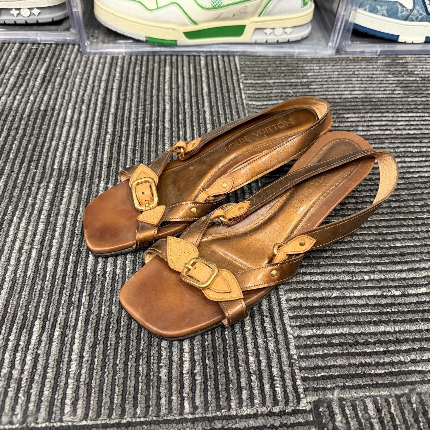 Louis Vuitton Louis Vuitton Sandals us_6-5 Women Size US 6.5 / IT 36.5 - 1 Thumbnail