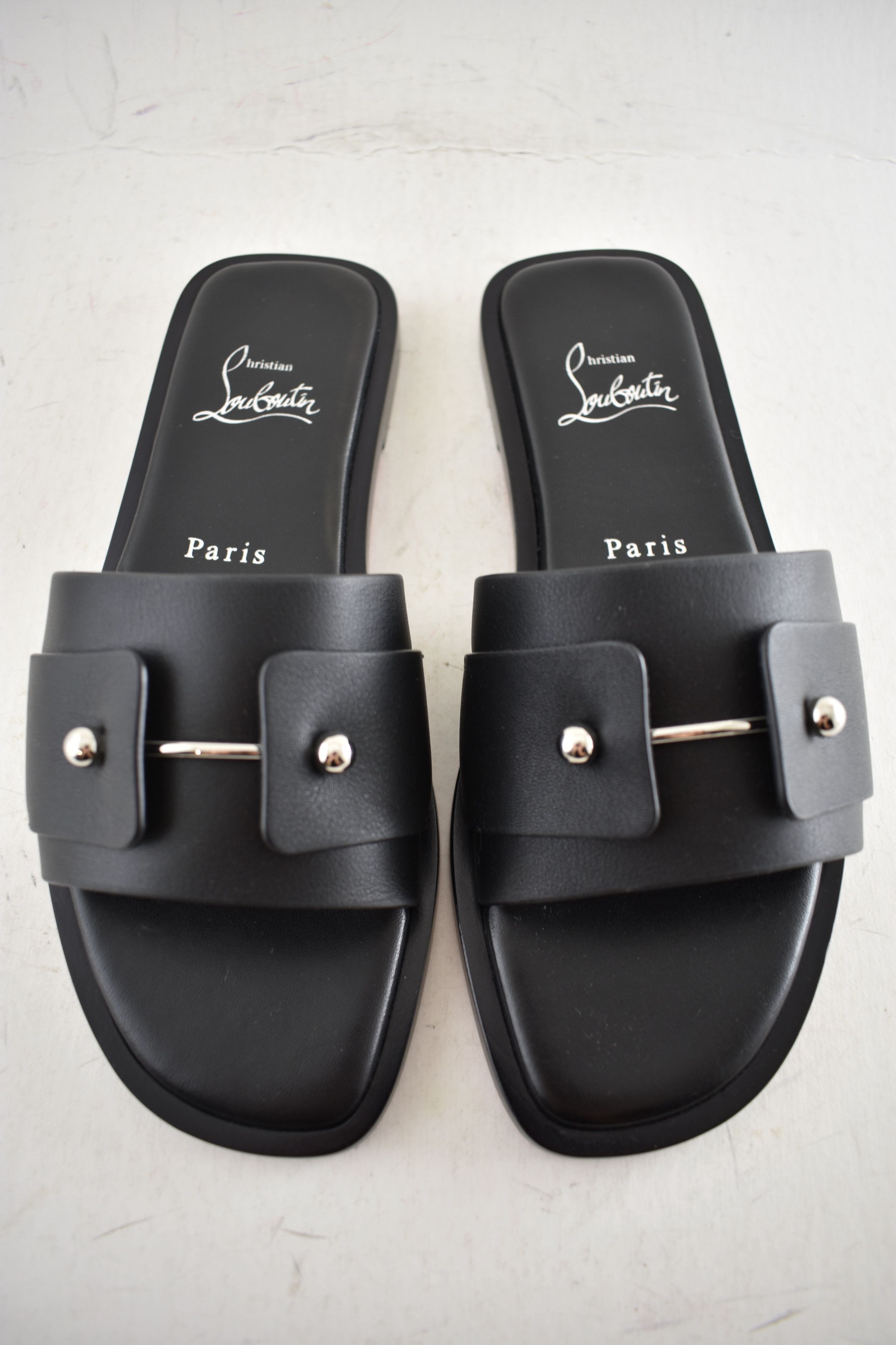 Christian Louboutin Chambelimule Donna Flat Black Calf Leather Slide Sandal 35 Size US 5 / IT 35 - 7 Thumbnail