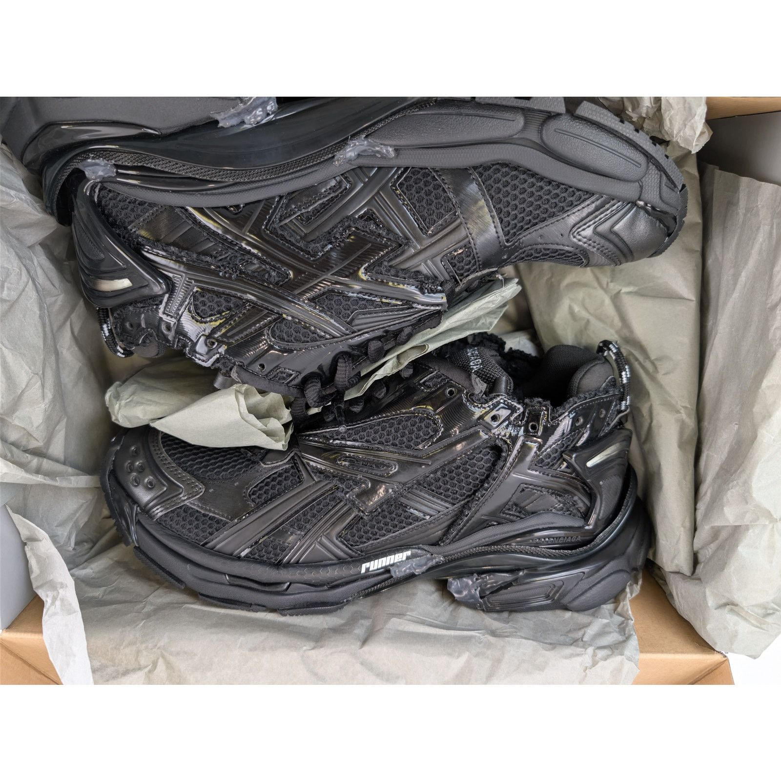 Balenciaga o1rshd1 Monocolor Mesh Rubber Runner Sneakers in Black Size US 12 / EU 45 - 21 Thumbnail