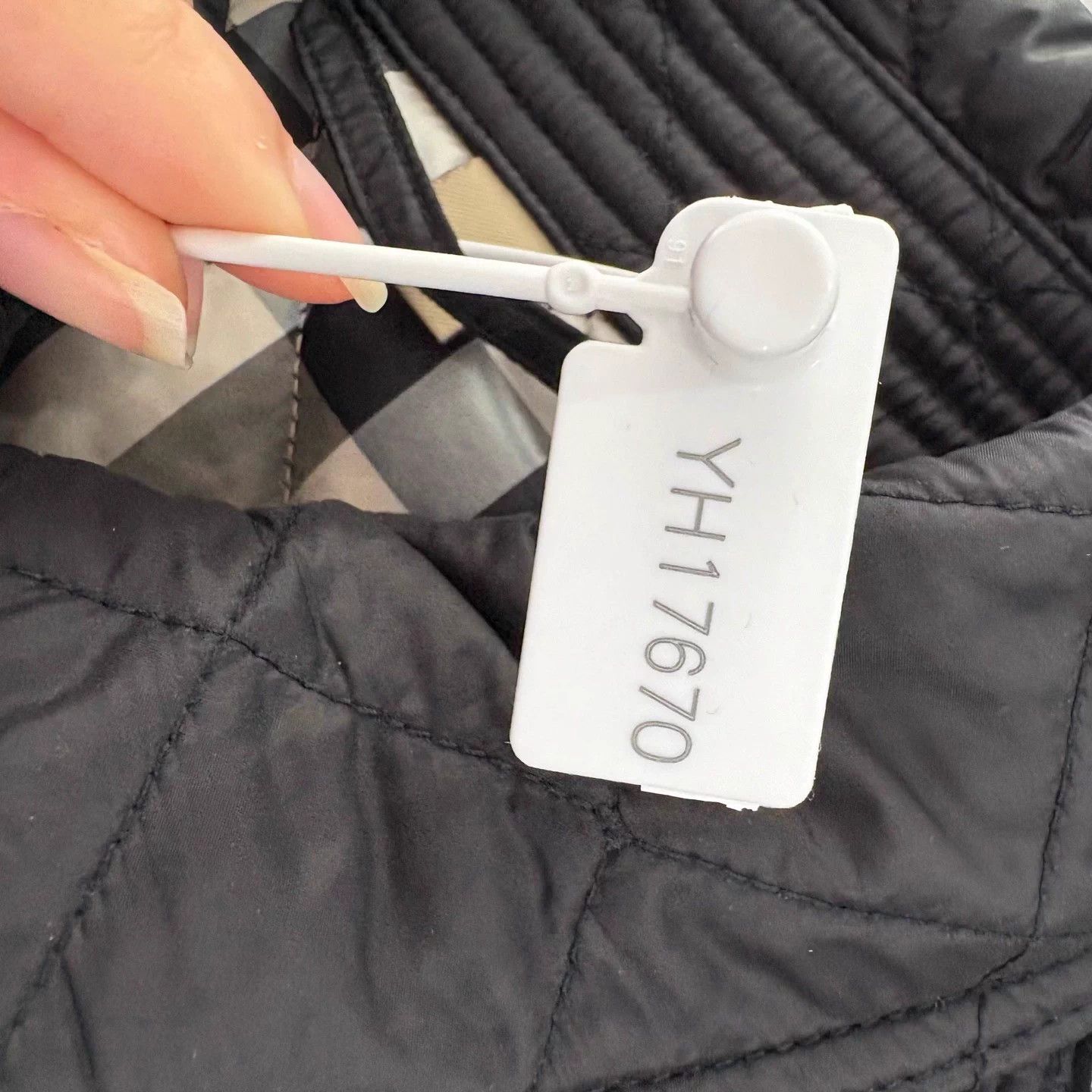 Burberry Burberry Classic Check Lining Black Puffer XS Size XS / US 0-2 / IT 36-38 - 8 Thumbnail